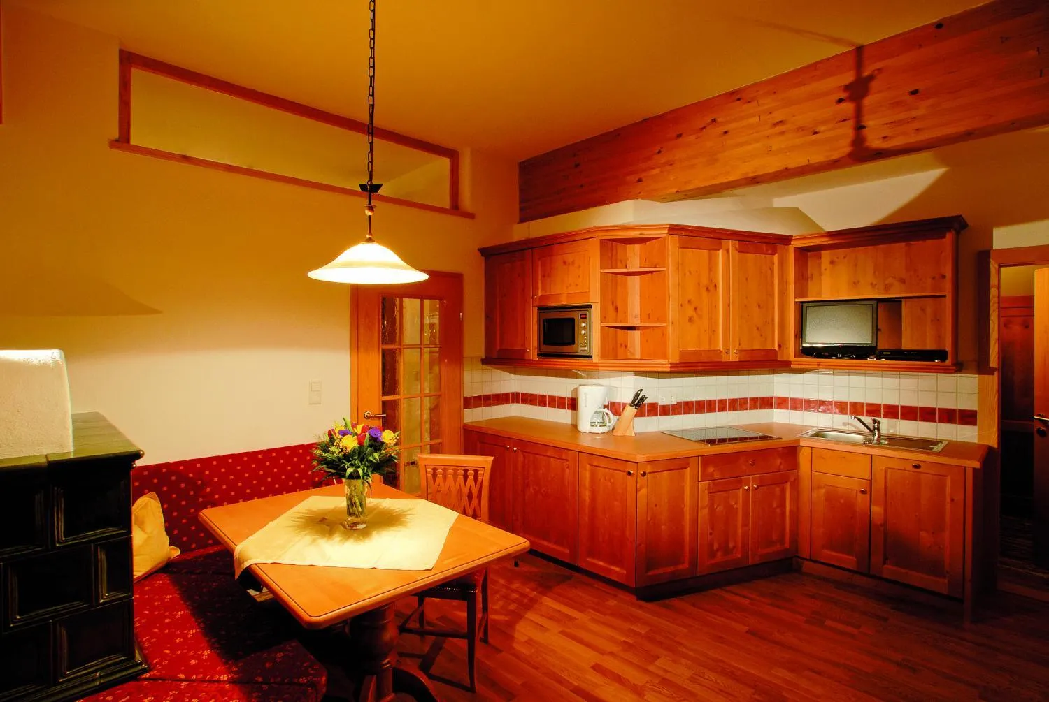 Kitchen or kitchenette in Tonis Appartements am Achensee