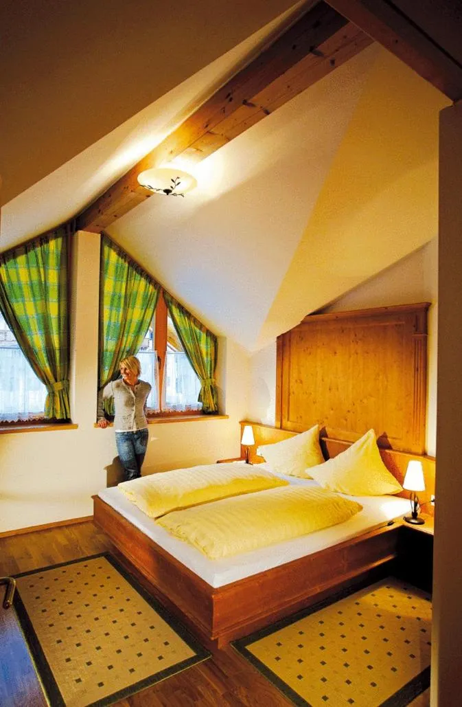 Bed in Tonis Appartements am Achensee
