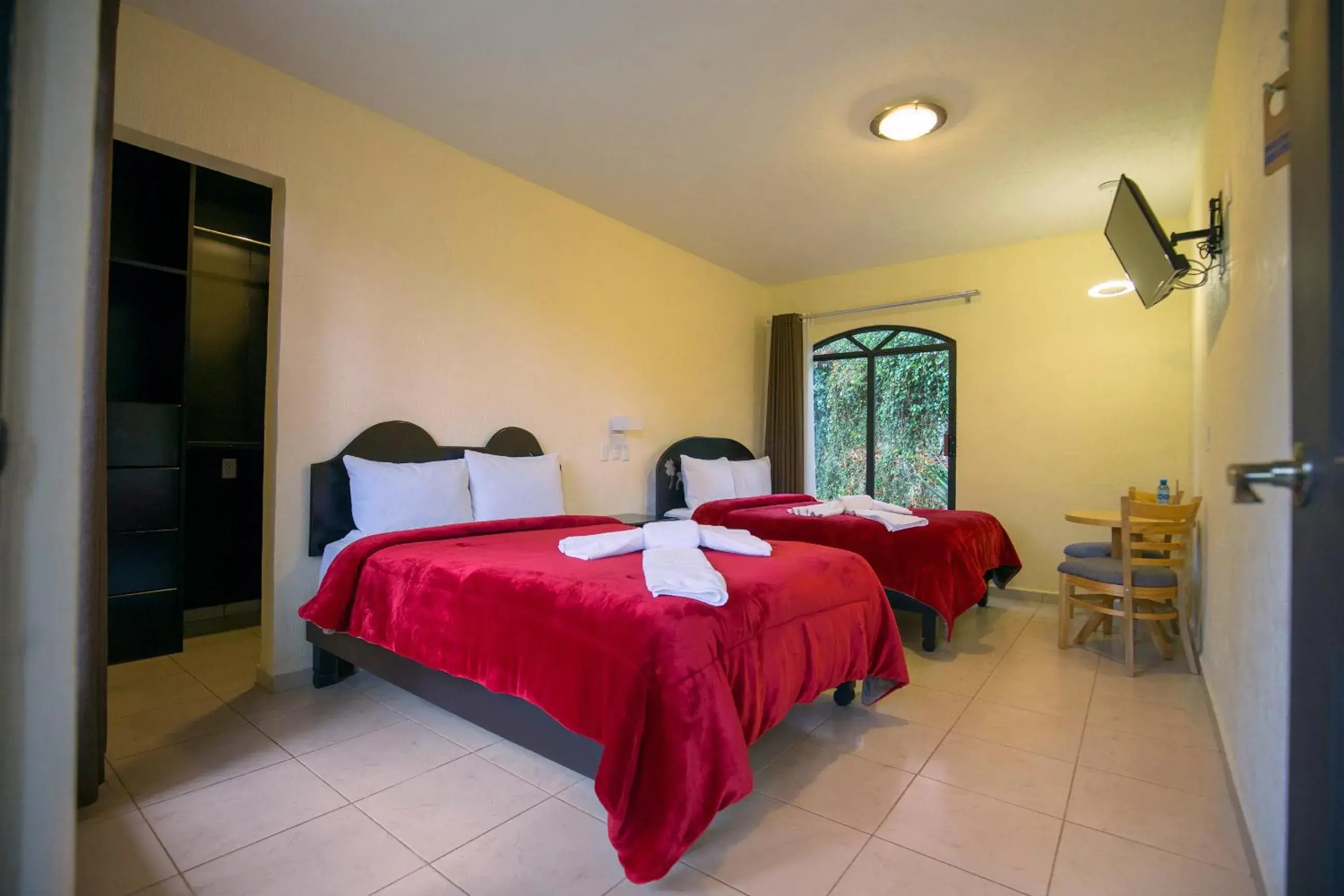 Twin Room in Hotel & Glamping Huasca Sierra Verde Twin Room in Hotel & Glamping Huasca Sierra Verde