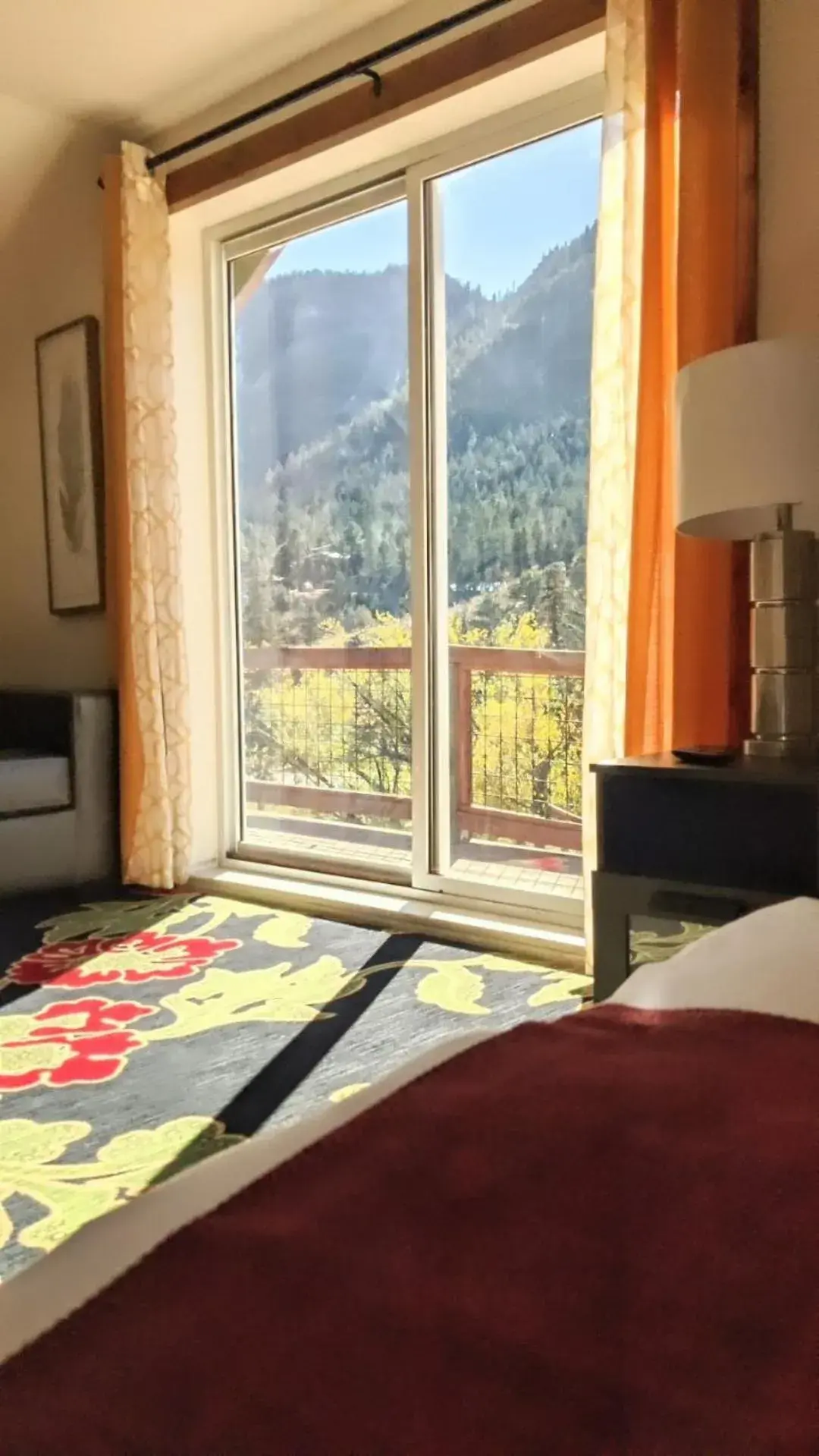 View (from property/room), Bed in Green Mountain Falls Lodge View (from property/room), Bed in Green Mountain Falls Lodge