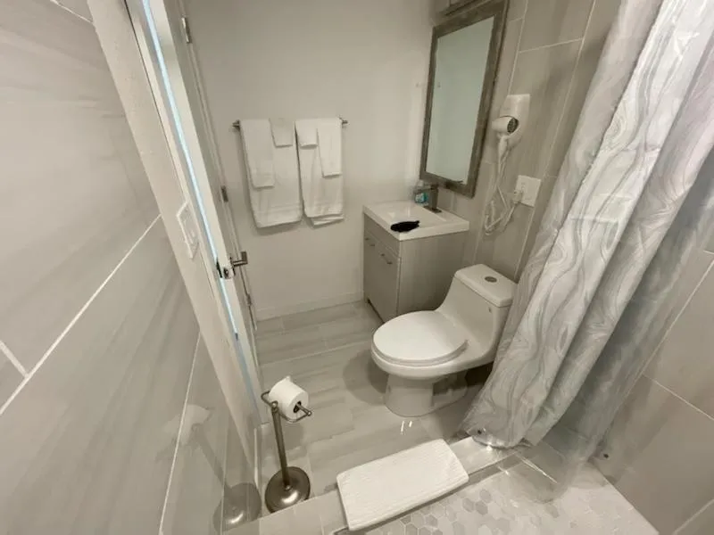 Bathroom in Green Mountain Falls Lodge