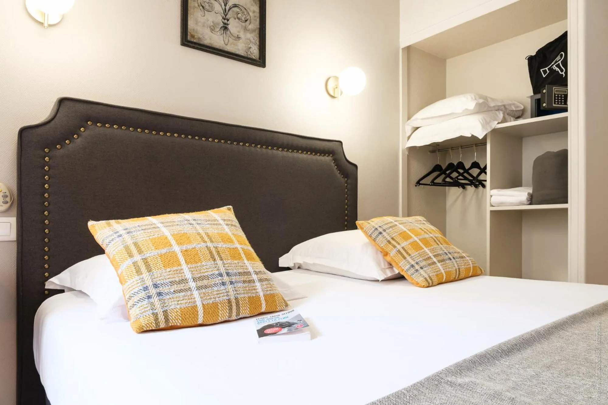 Bed in A l'Hôtel Des Roys