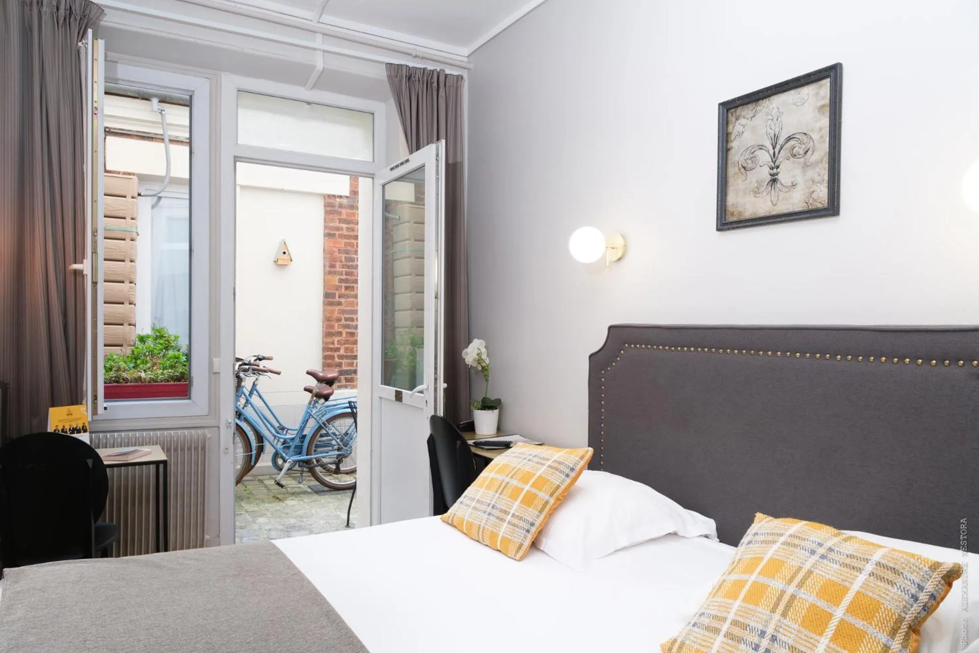 Bed in A l'Hôtel Des Roys