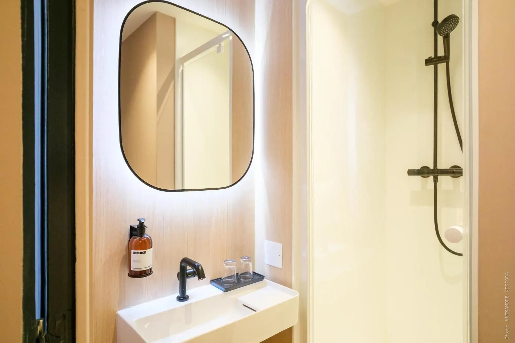 Superior Quadruple Room in A l'Hôtel Des Roys Superior Quadruple Room in A l'Hôtel Des Roys