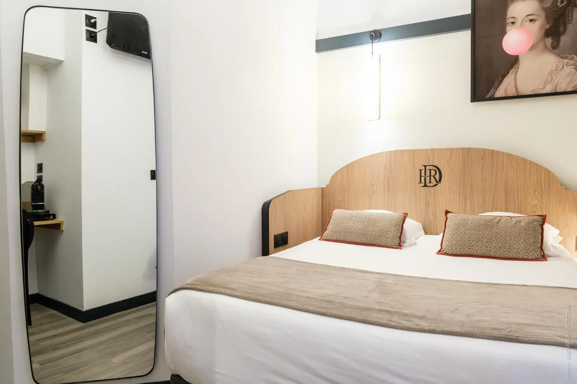 Photo of the whole room, Bed in A l'Hôtel Des Roys Photo of the whole room, Bed in A l'Hôtel Des Roys