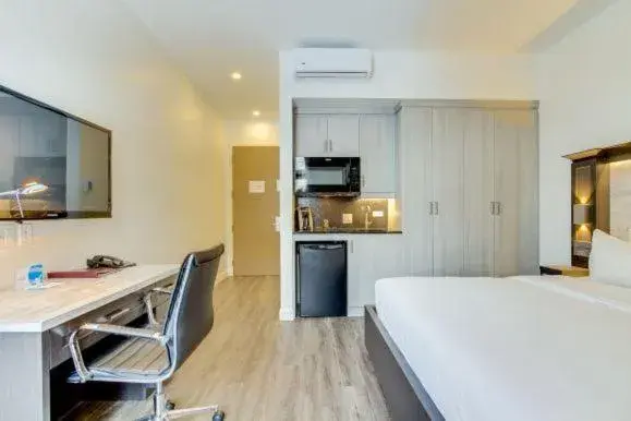 Bed in Hotel Port-Royal Bed in Hotel Port-Royal