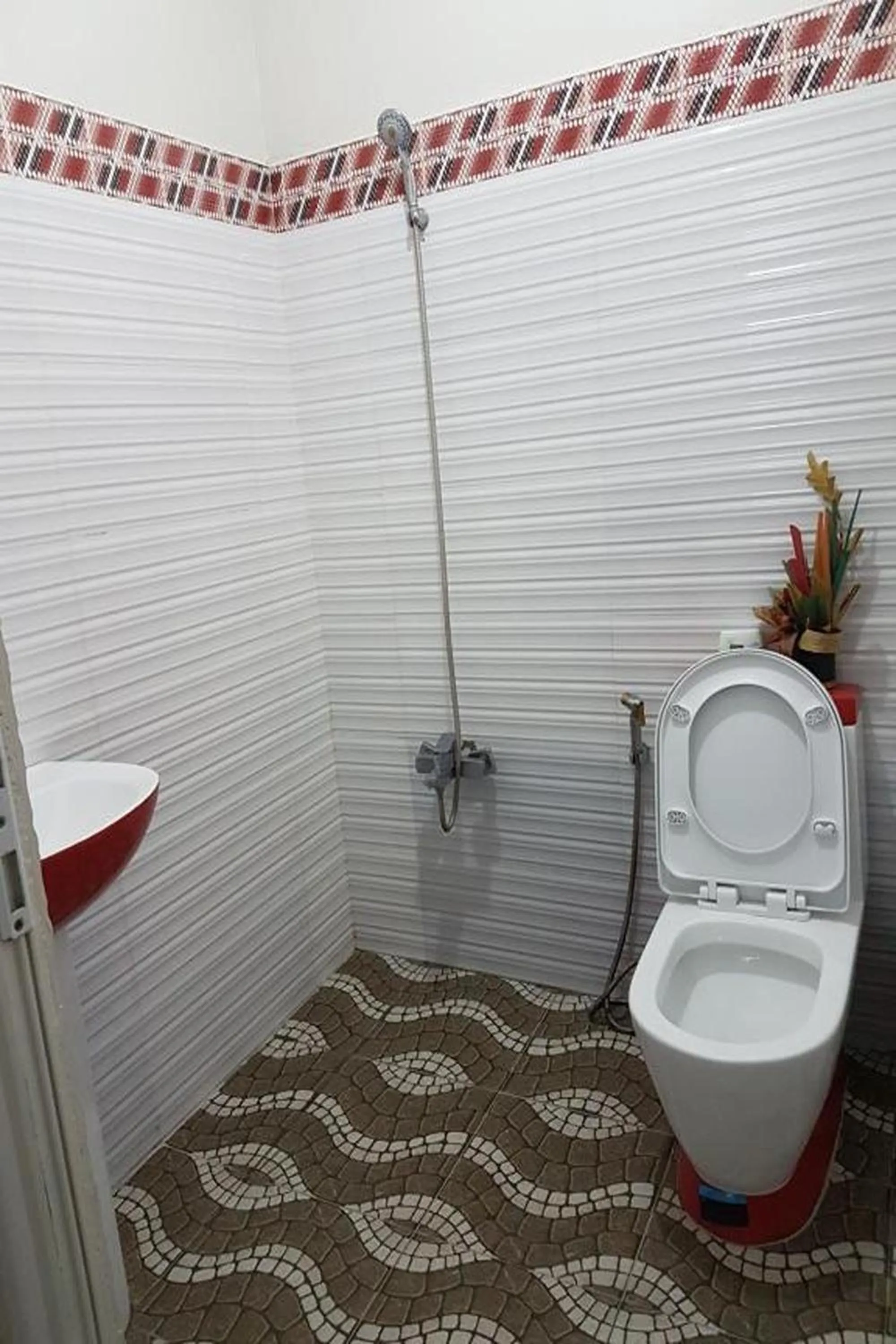 Bathroom in FNT Transient House near Hundred Islands