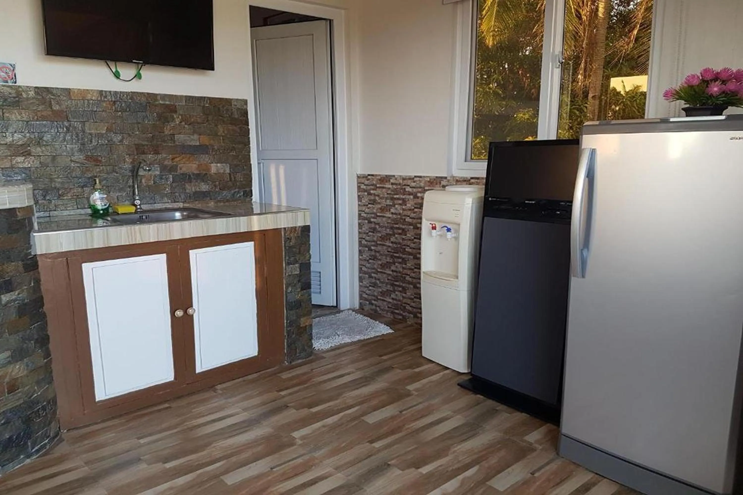 Kitchen or kitchenette in FNT Transient House near Hundred Islands