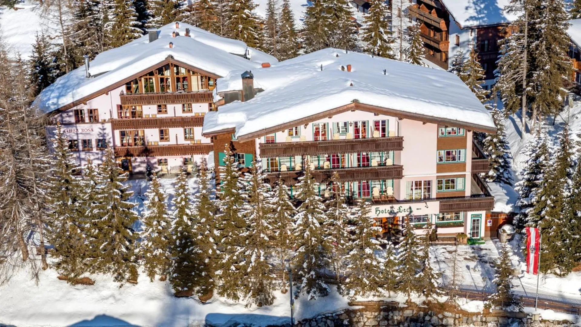 Property building in Hotel Lech & Residenz Chesa Rosa