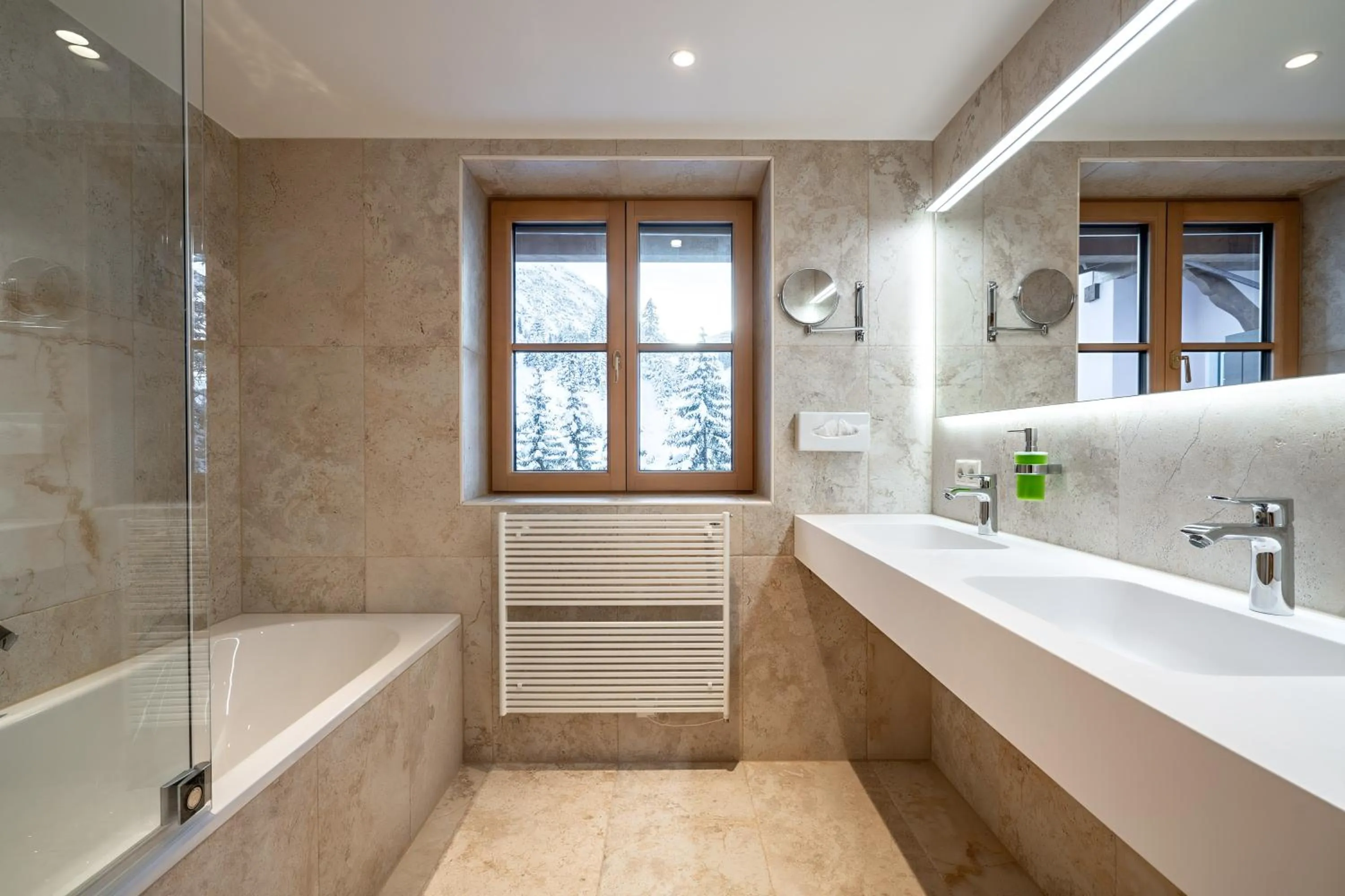 Bathroom in Hotel Lech & Residenz Chesa Rosa