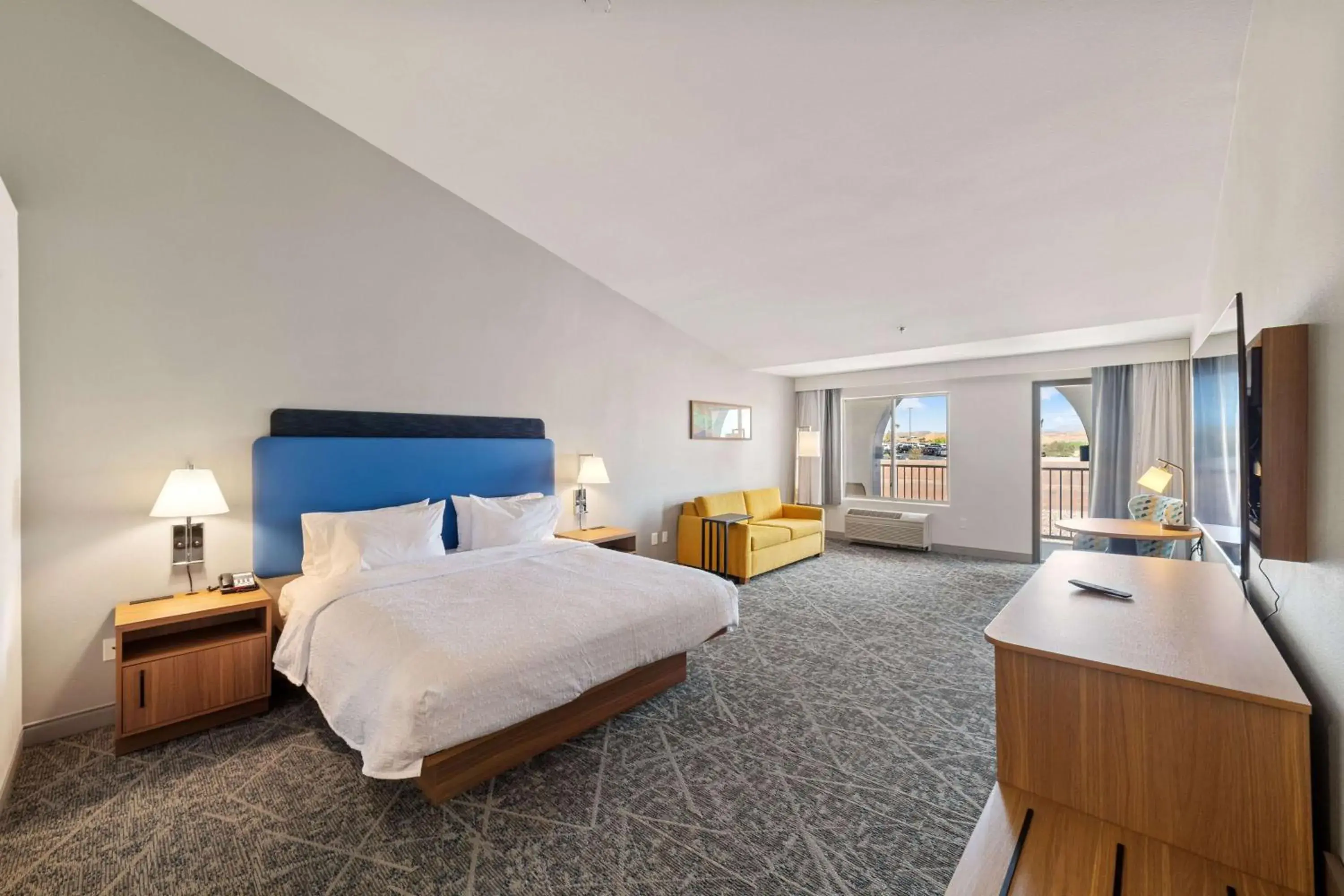 Living room, Bed in Hampton Inn & Suites by Hilton Mesquite Living room, Bed in Hampton Inn & Suites by Hilton Mesquite