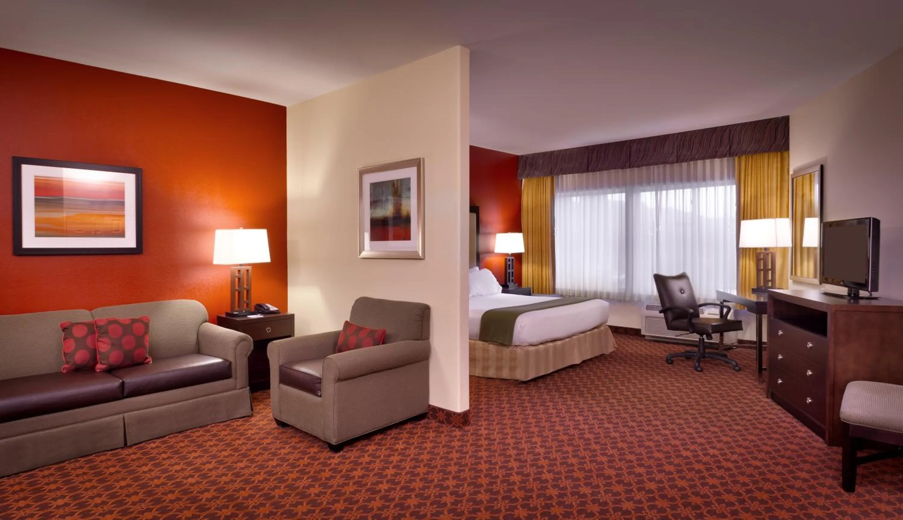 Photo of the whole room, Bed in Holiday Inn Express & Suites Mesquite Nevada, an IHG Hotel