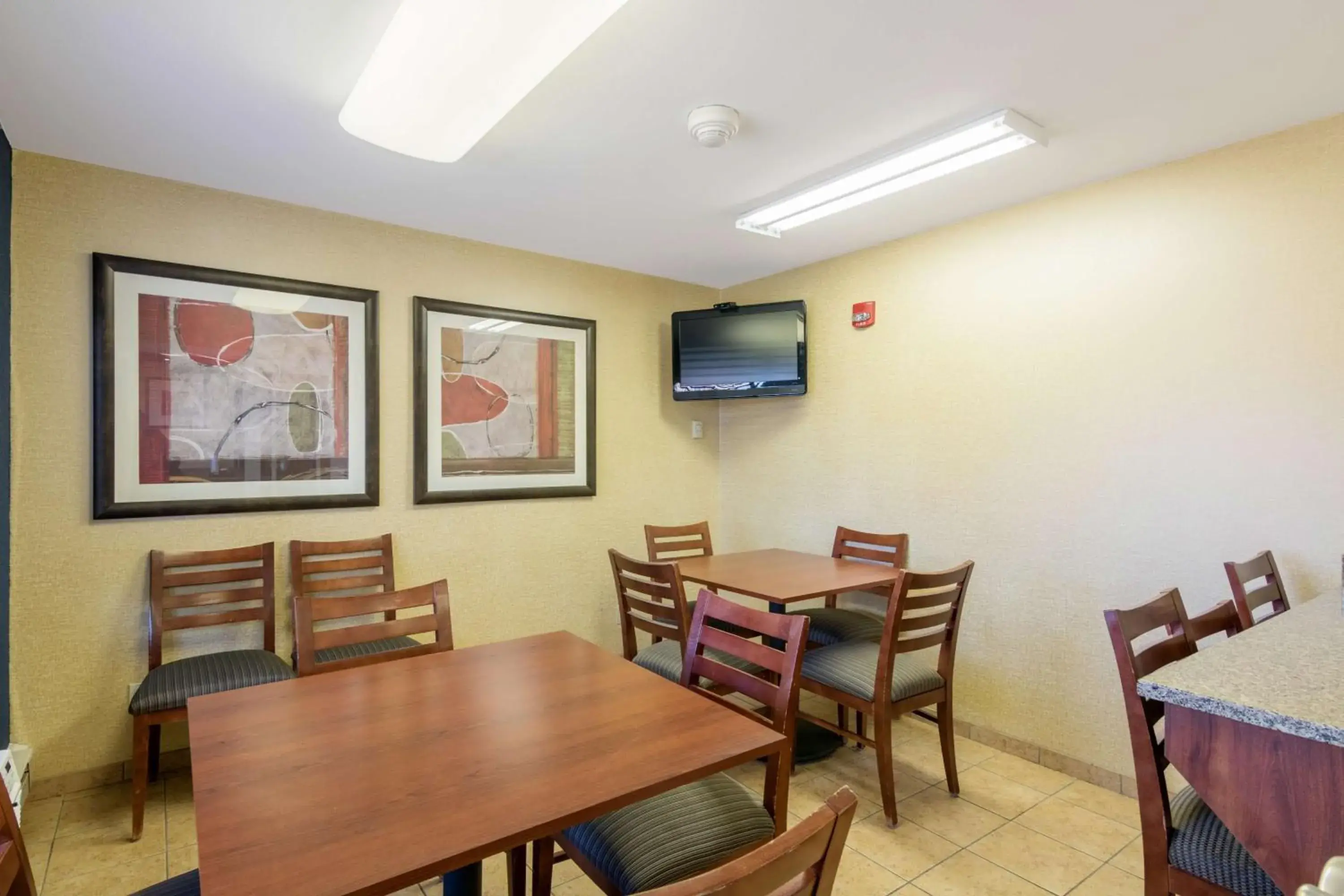 Lobby or reception in Motel 6-Eau Claire, WI Lobby or reception in Motel 6-Eau Claire, WI