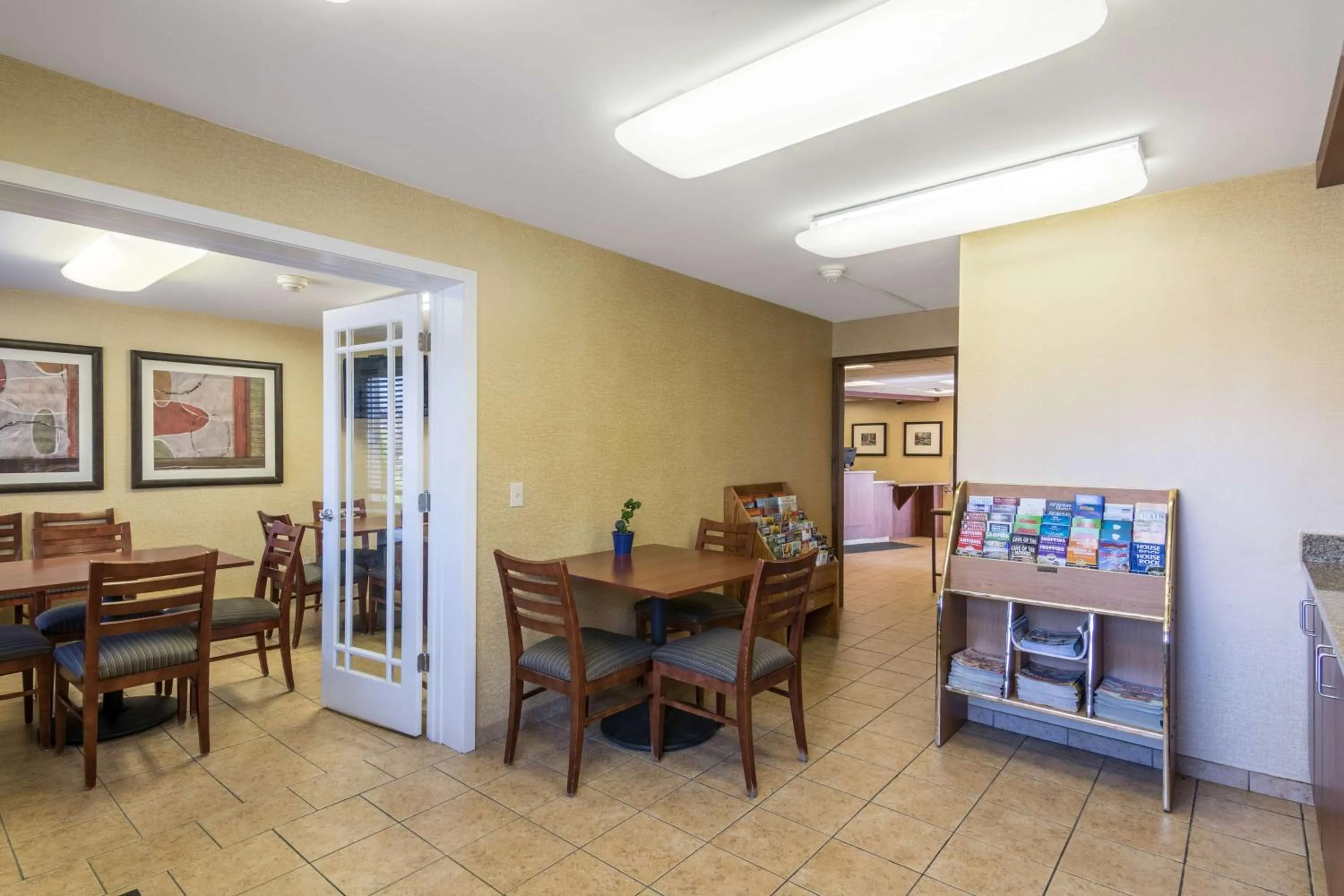 Lobby or reception in Motel 6-Eau Claire, WI