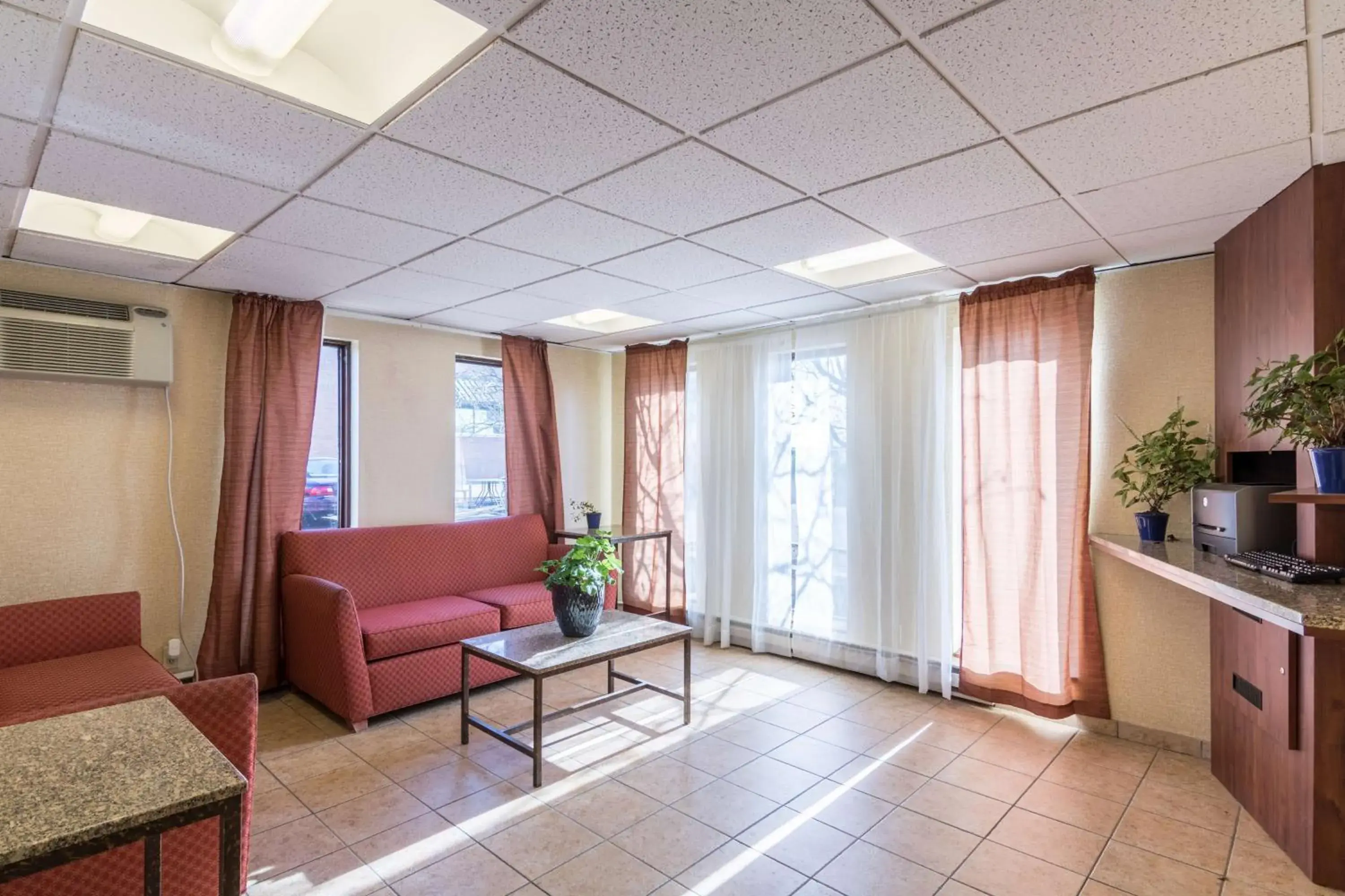 Lobby or reception in Motel 6-Eau Claire, WI Lobby or reception in Motel 6-Eau Claire, WI