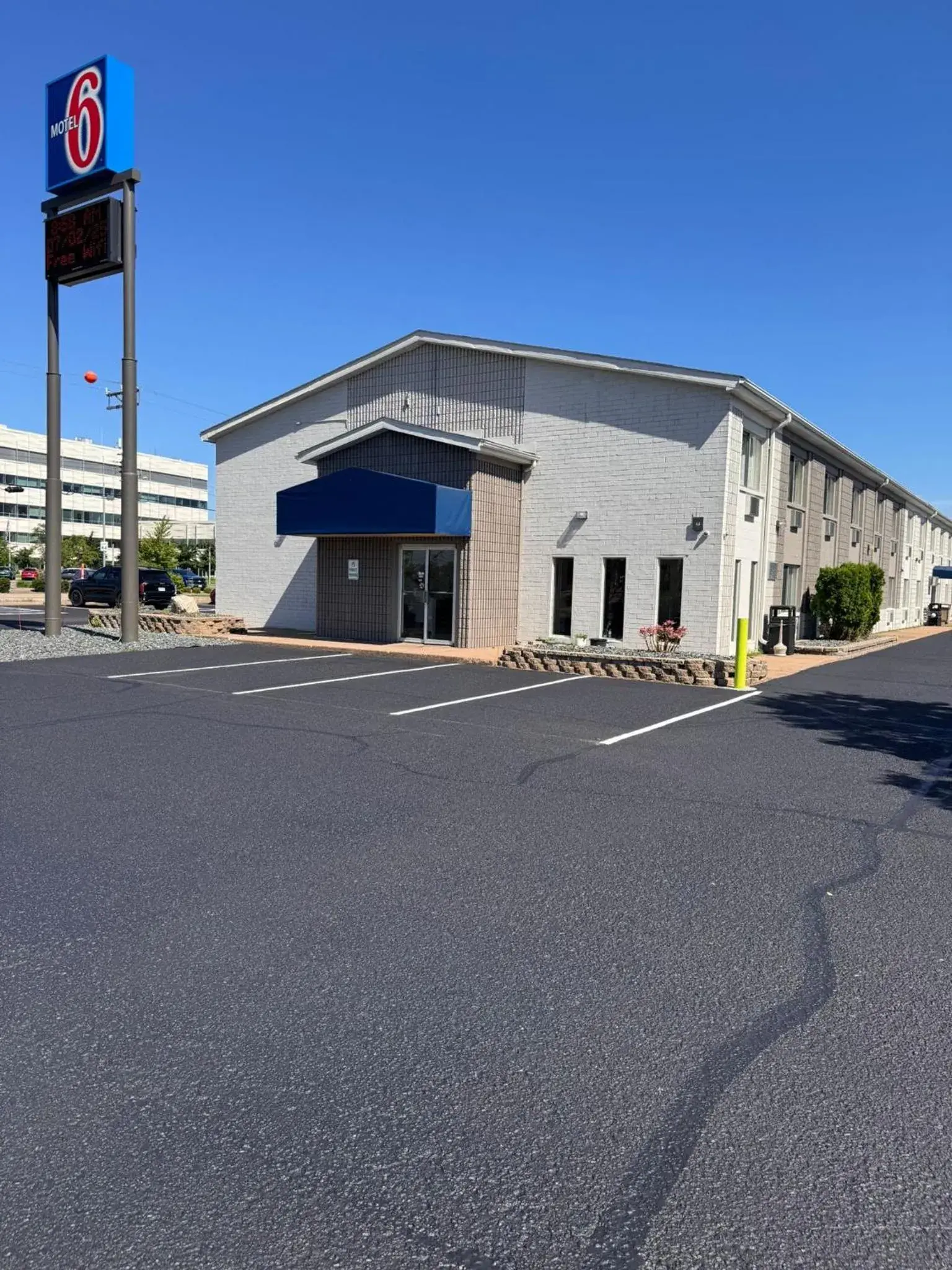 Property building in Motel 6-Eau Claire, WI Property building in Motel 6-Eau Claire, WI