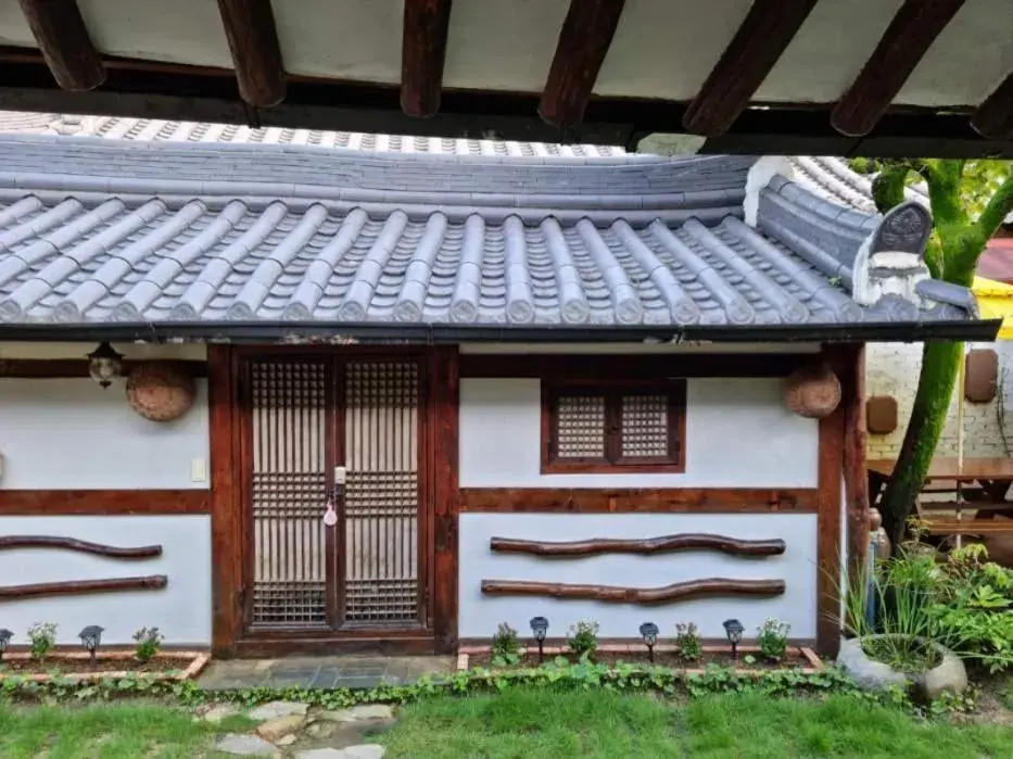 Property building in Gohyundang Property building in Gohyundang