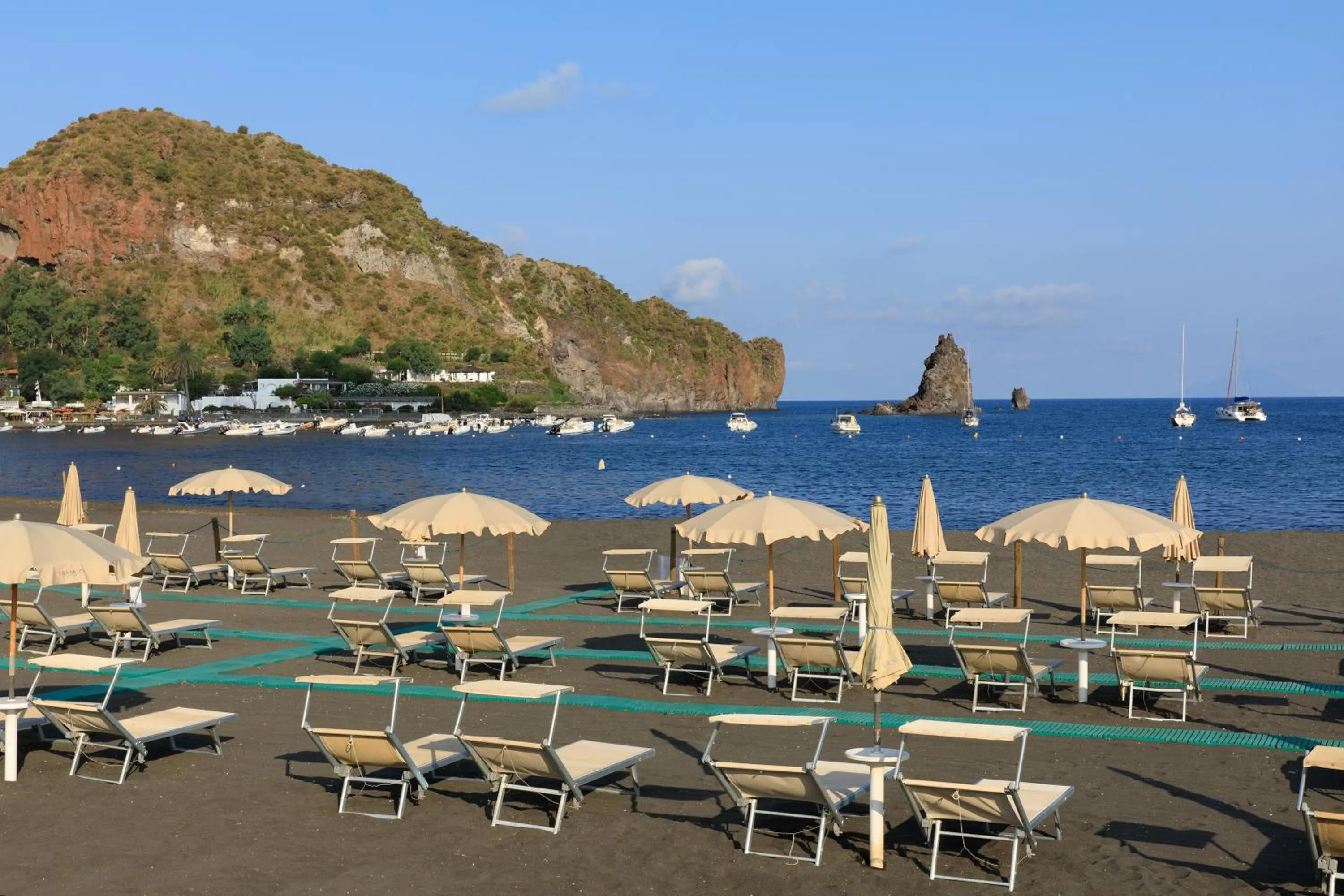 Beach in Les Sables Noirs & Spa