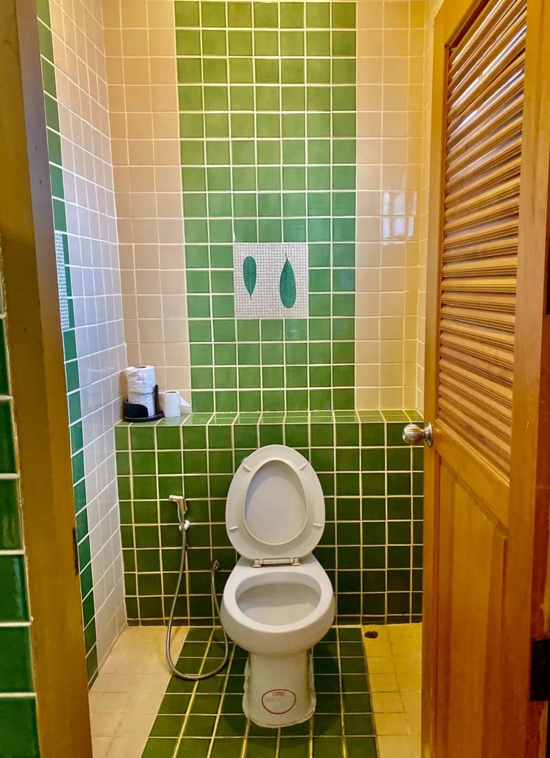 Toilet in Country Lake View Hotel