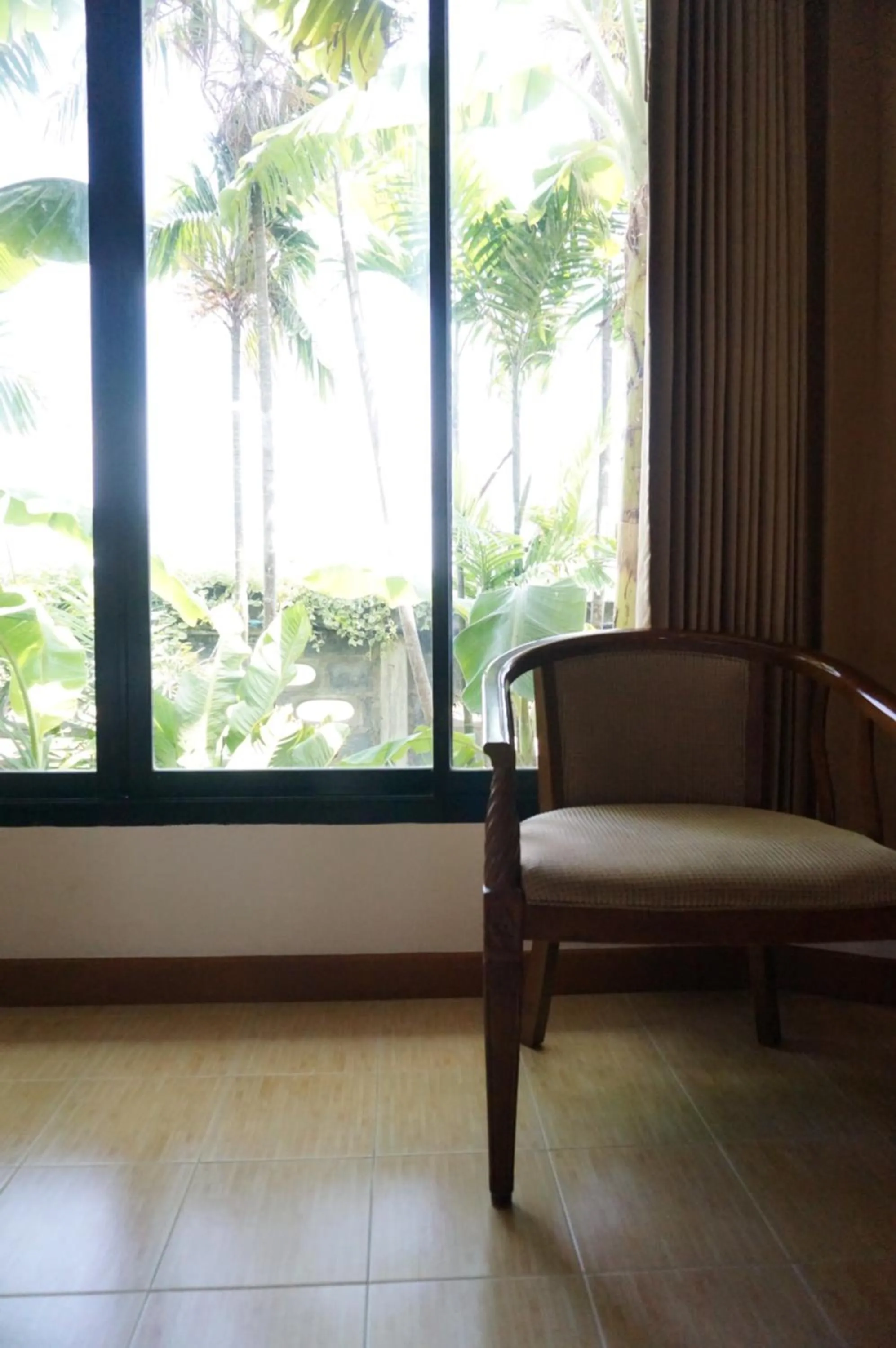 Country Lake View Hotel