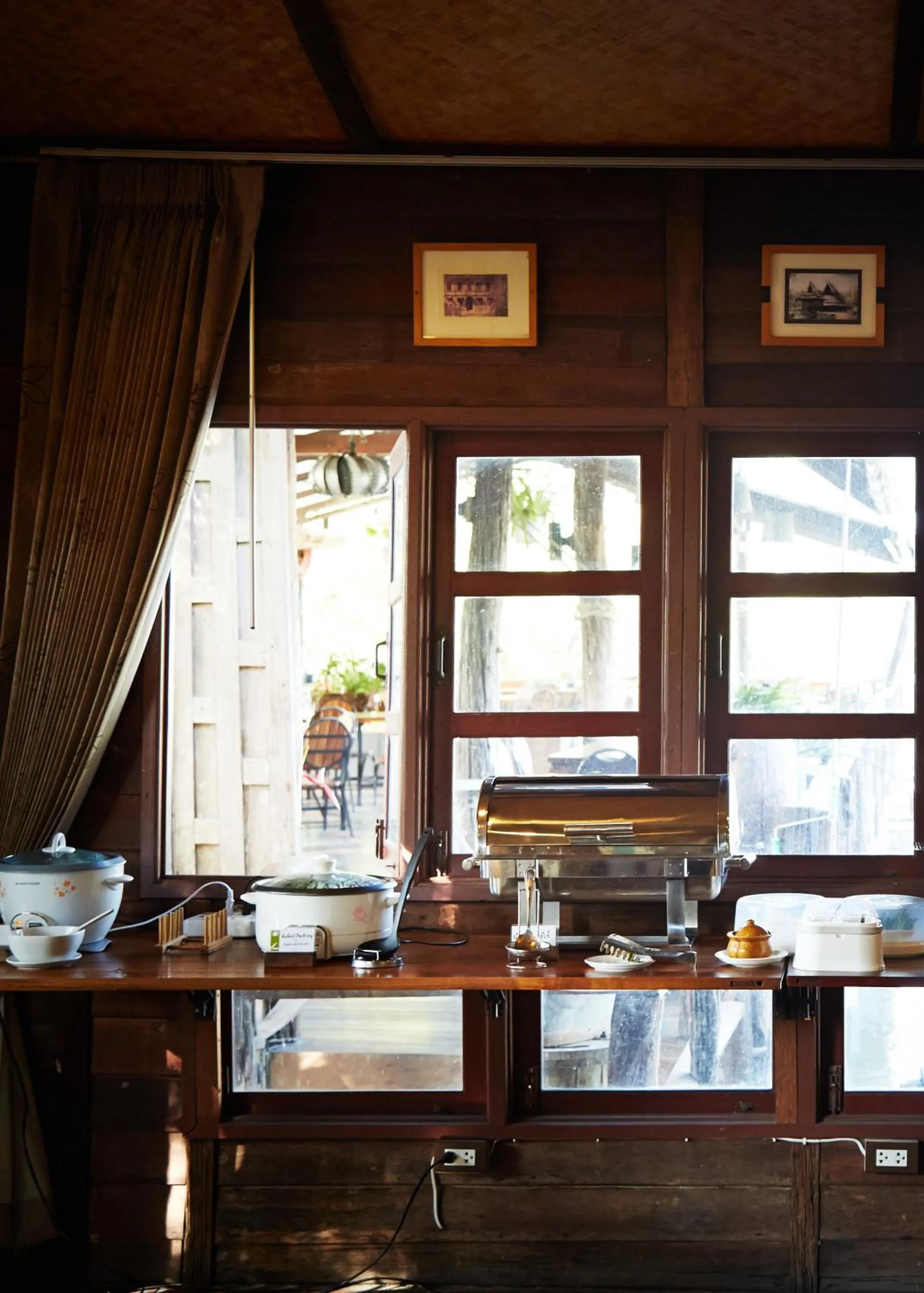 Buffet breakfast in Country Lake View Hotel