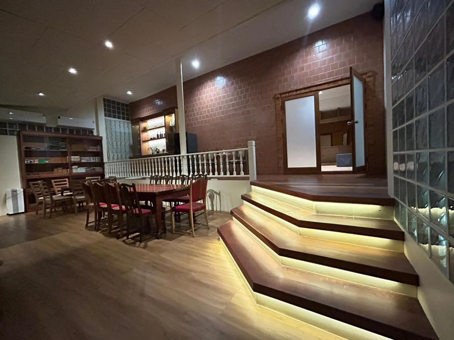 Seating area in Country Lake View Hotel