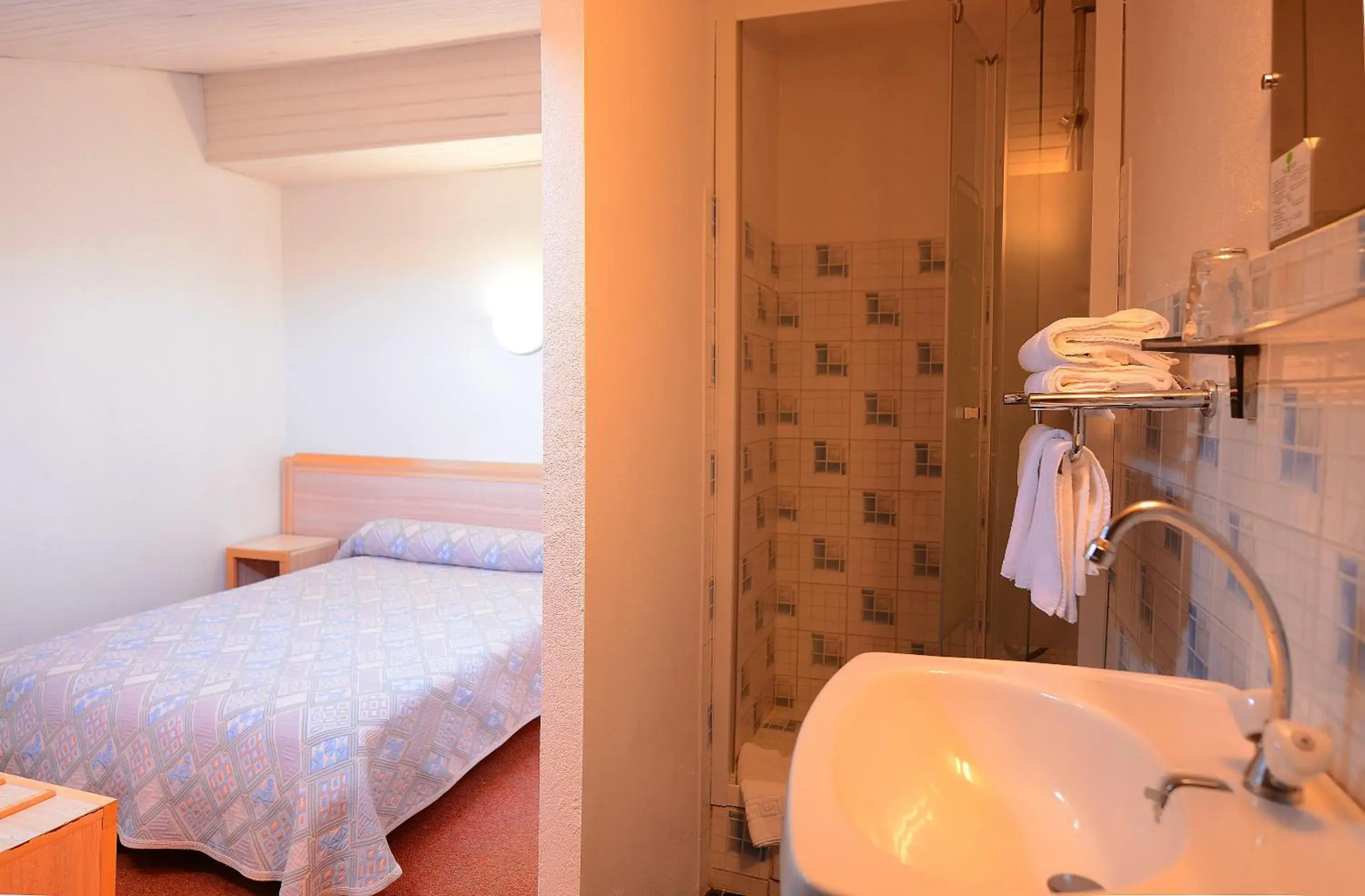 Double Annex Room Without Air Conditionning in Hôtel de Porticcio Double Annex Room Without Air Conditionning in Hôtel de Porticcio