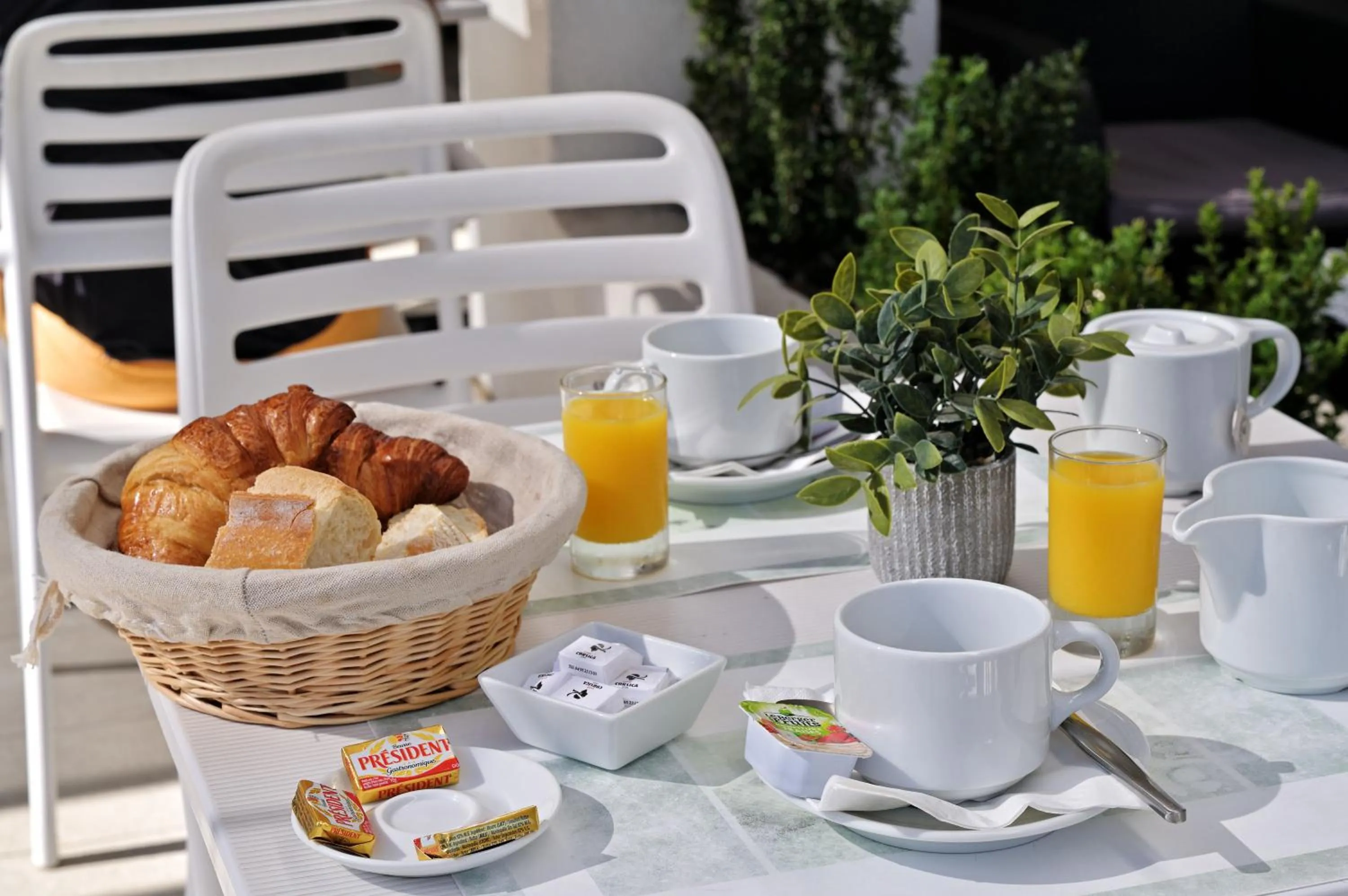 Breakfast in Hôtel de Porticcio