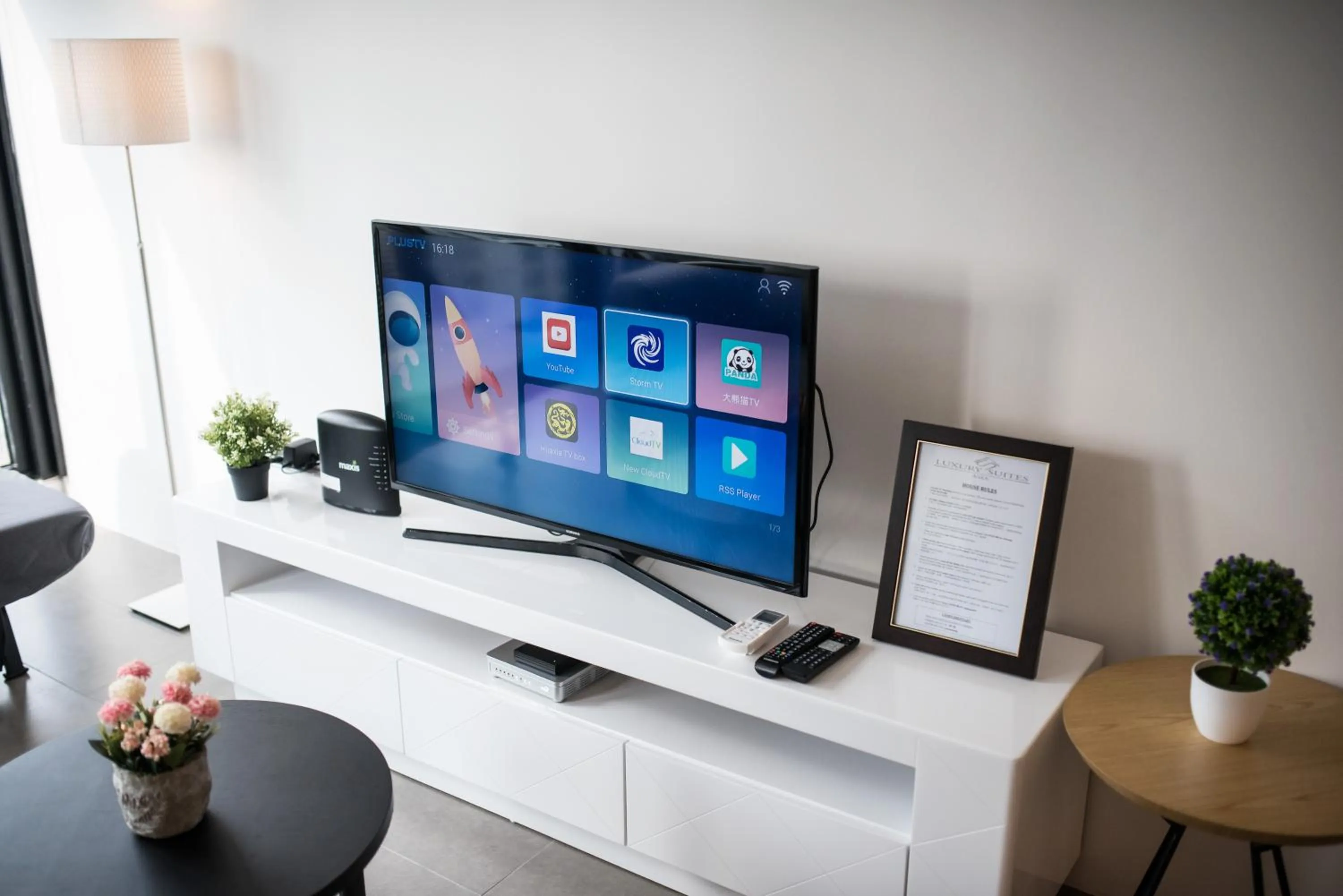 TV and multimedia in KL Sentral Bangsar Suites EST BY PSM LUXURY SUITES