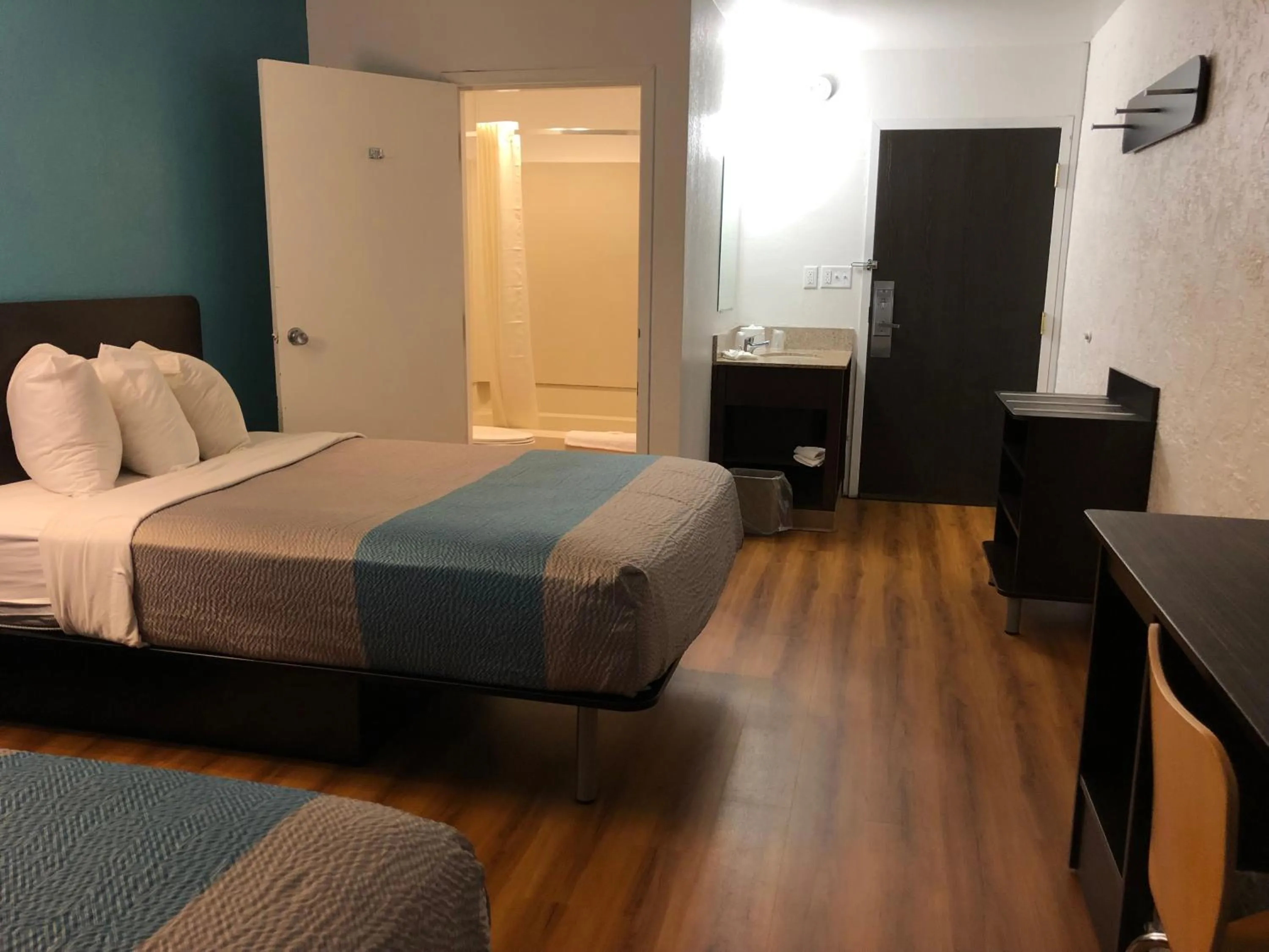 Bedroom, Bed in Motel 6-La Crosse, WI