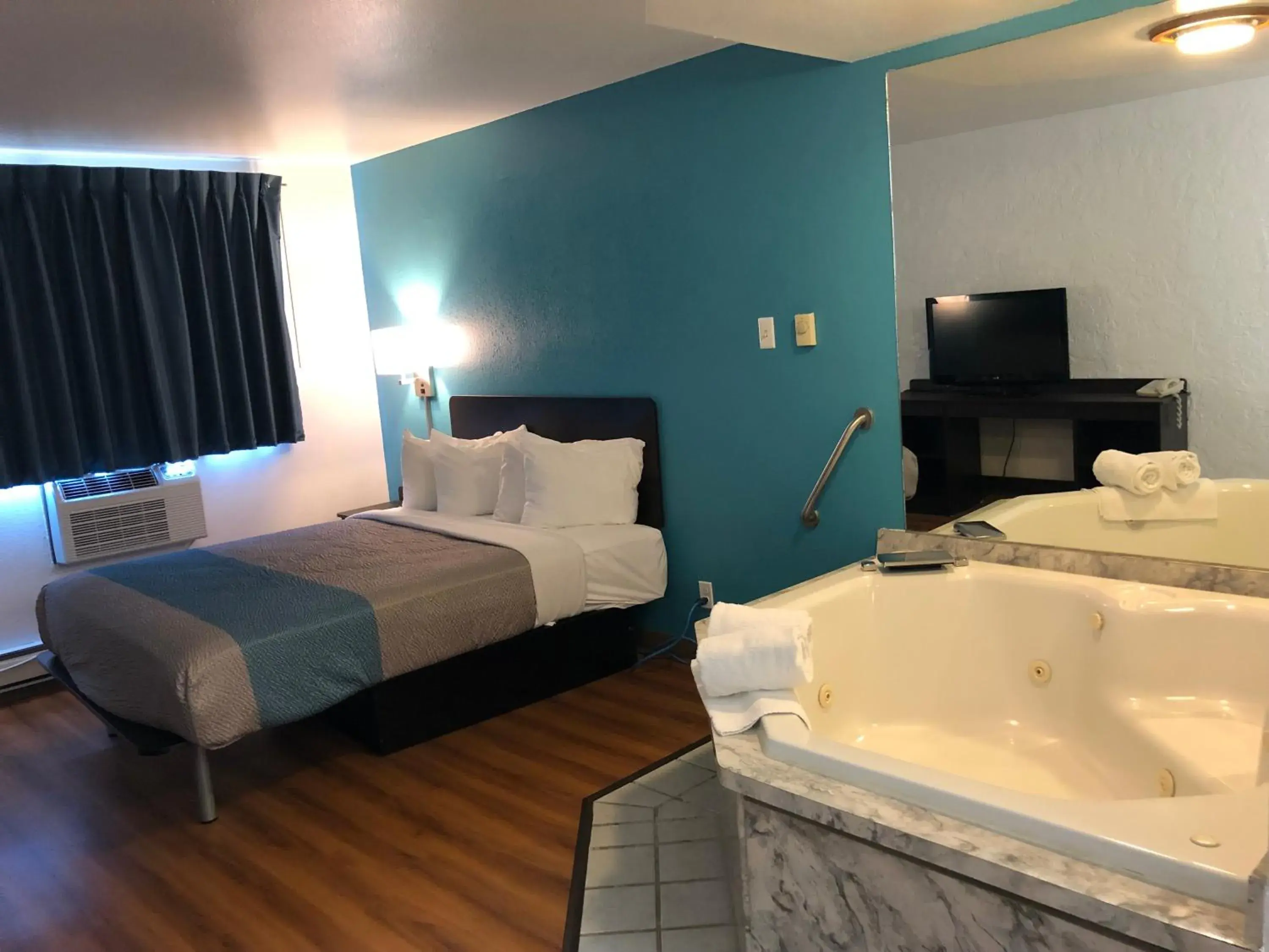 Bedroom, Bed in Motel 6-La Crosse, WI Bedroom, Bed in Motel 6-La Crosse, WI