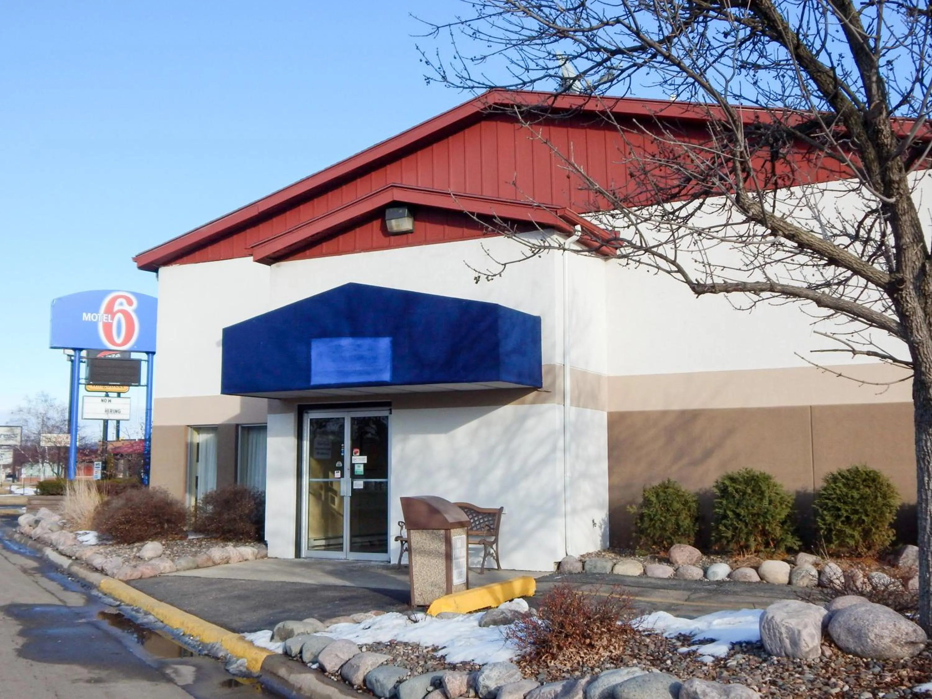 Facade/entrance in Motel 6-La Crosse, WI