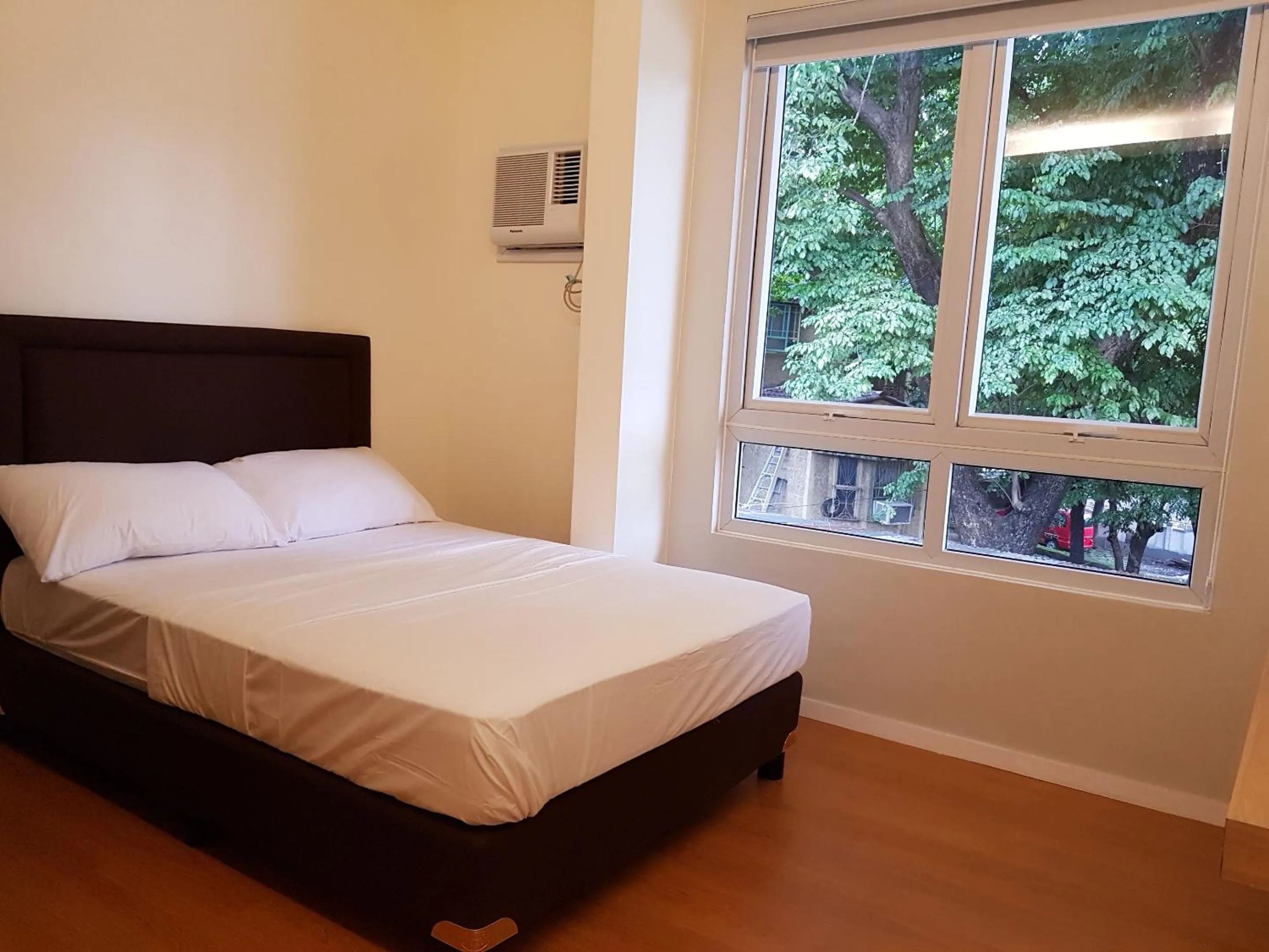 Bed in The Leaf House