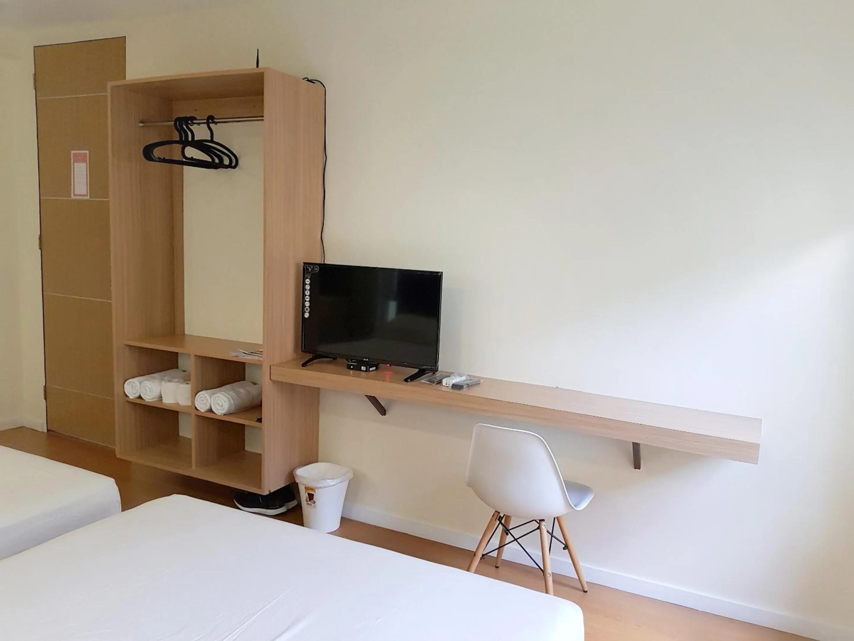 Bed in The Leaf House