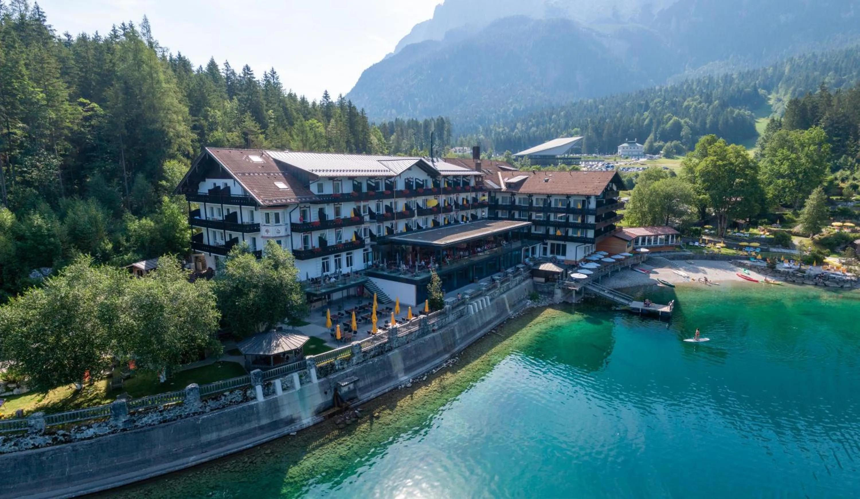 Property building in Eibsee Hotel