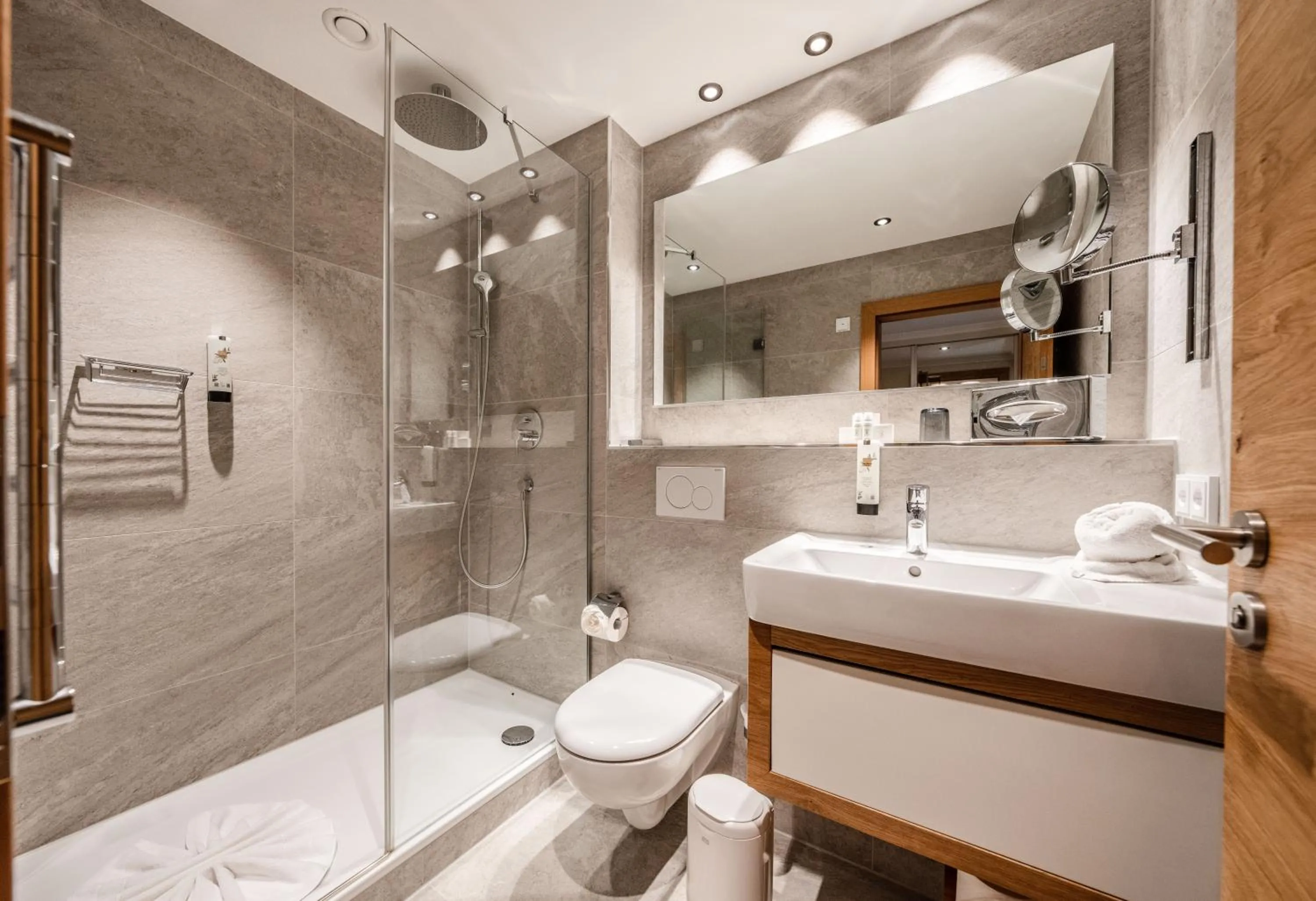 Bathroom in Eibsee Hotel