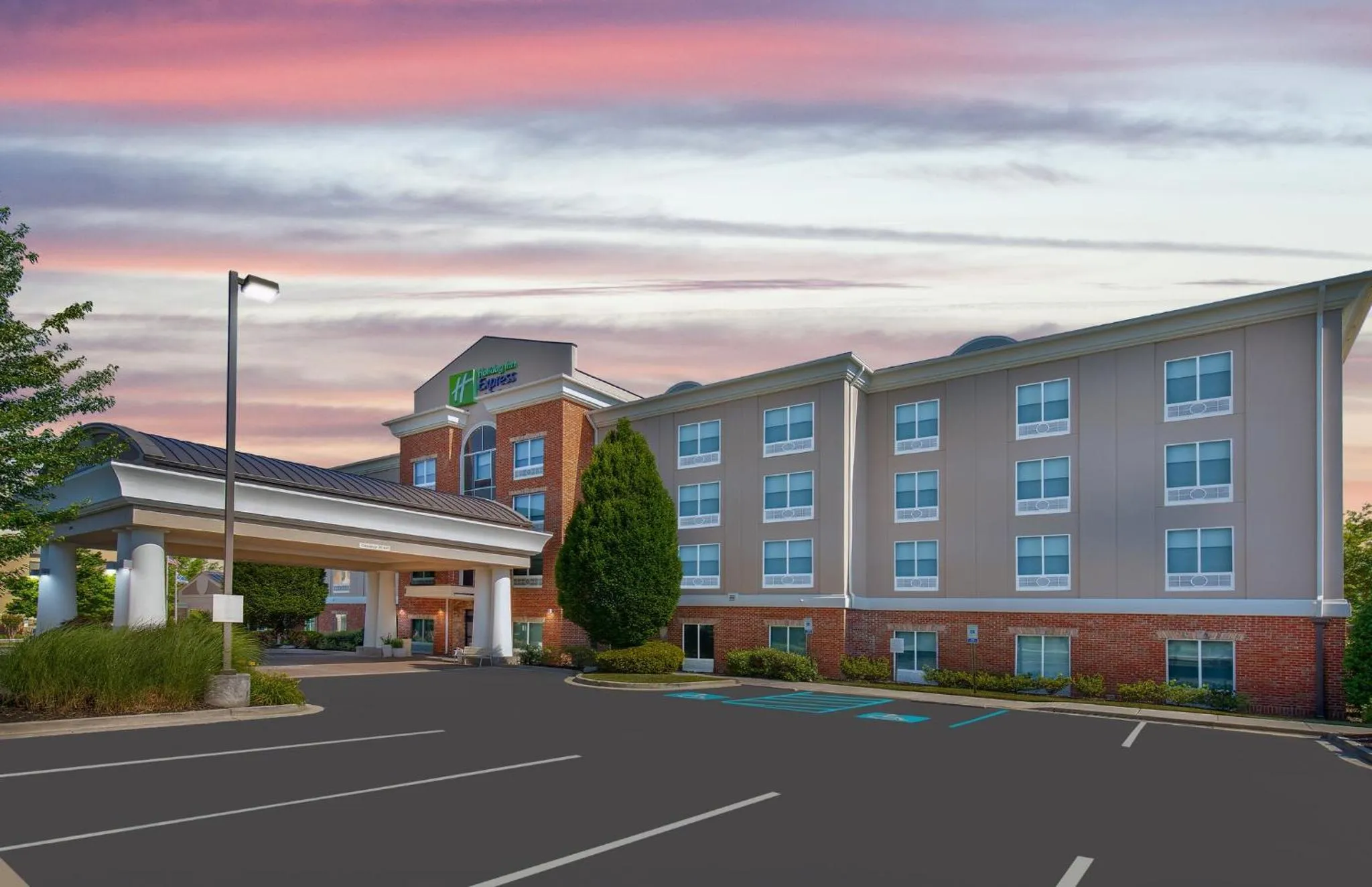Property building in Holiday Inn Express Hotel & Suites Ooltewah Springs - Chattanooga by IHG