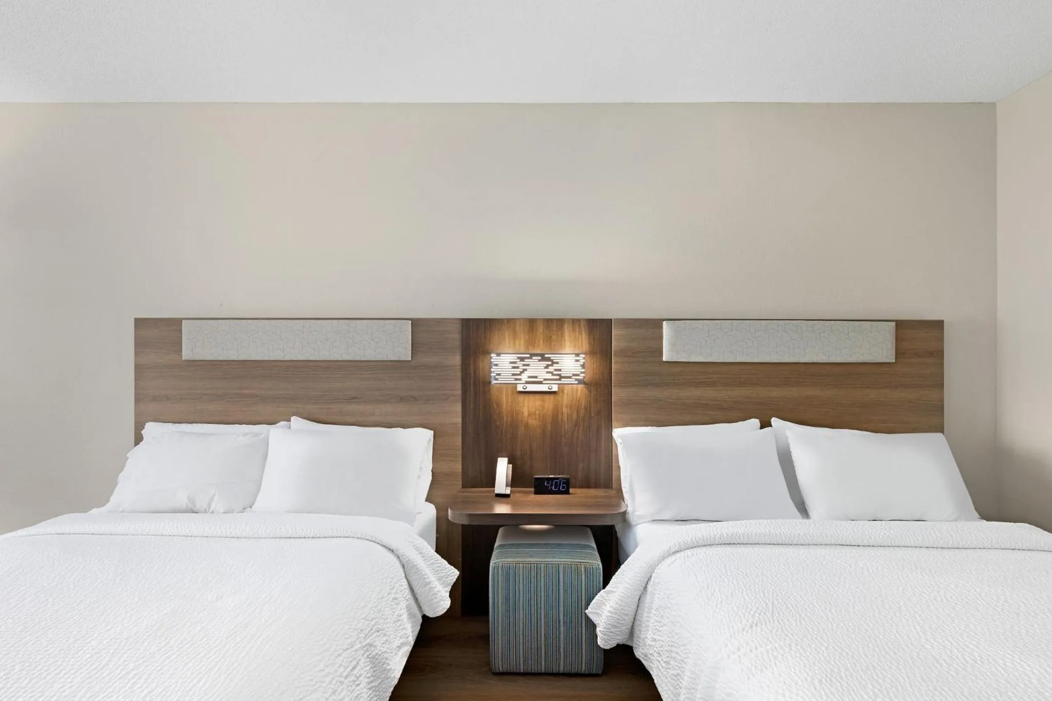 Photo of the whole room, Bed in Holiday Inn Express Hotel & Suites Ooltewah Springs - Chattanooga by IHG