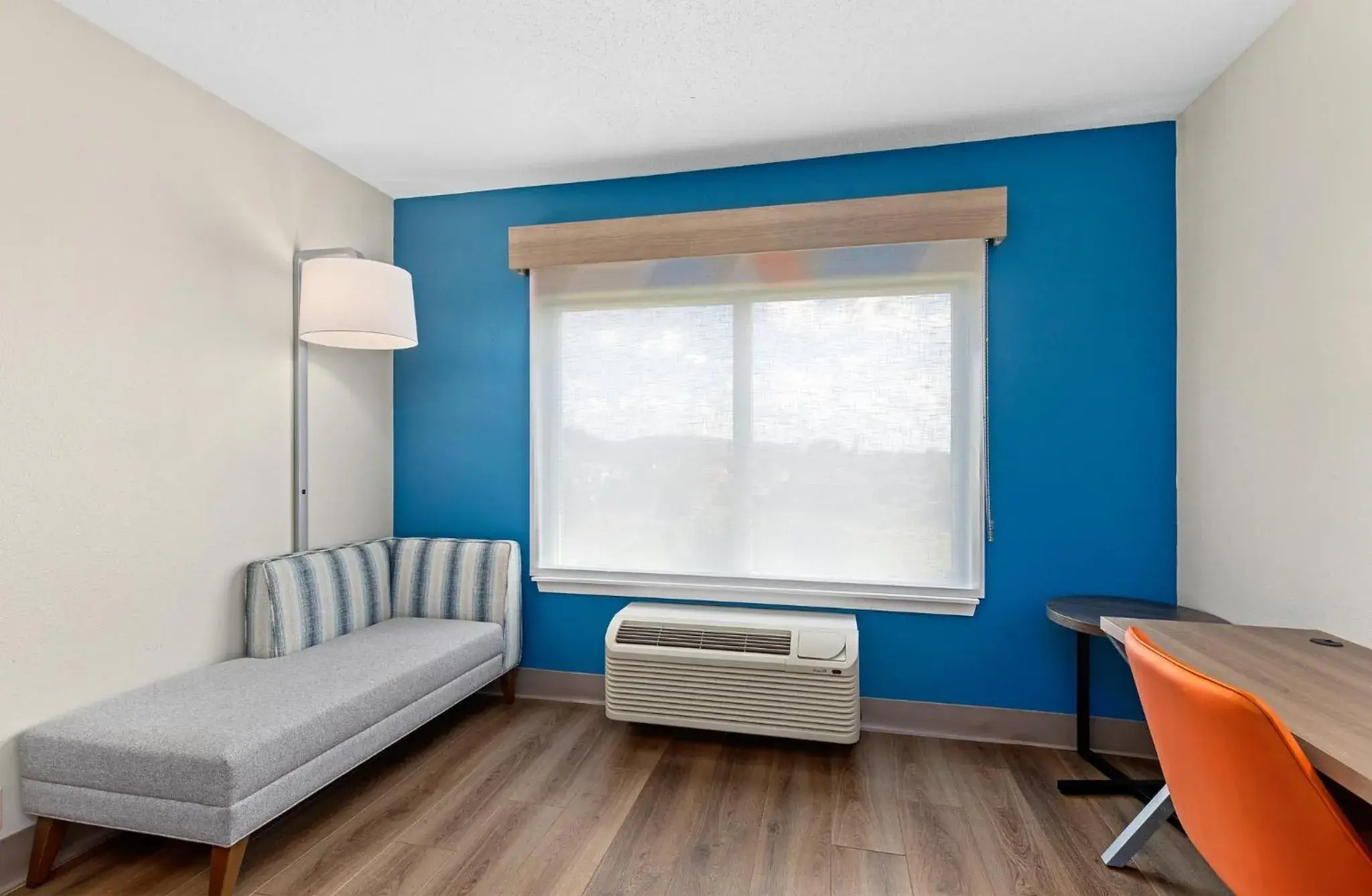 Standard King Room in Holiday Inn Express Hotel & Suites Ooltewah Springs - Chattanooga by IHG Standard King Room in Holiday Inn Express Hotel & Suites Ooltewah Springs - Chattanooga by IHG