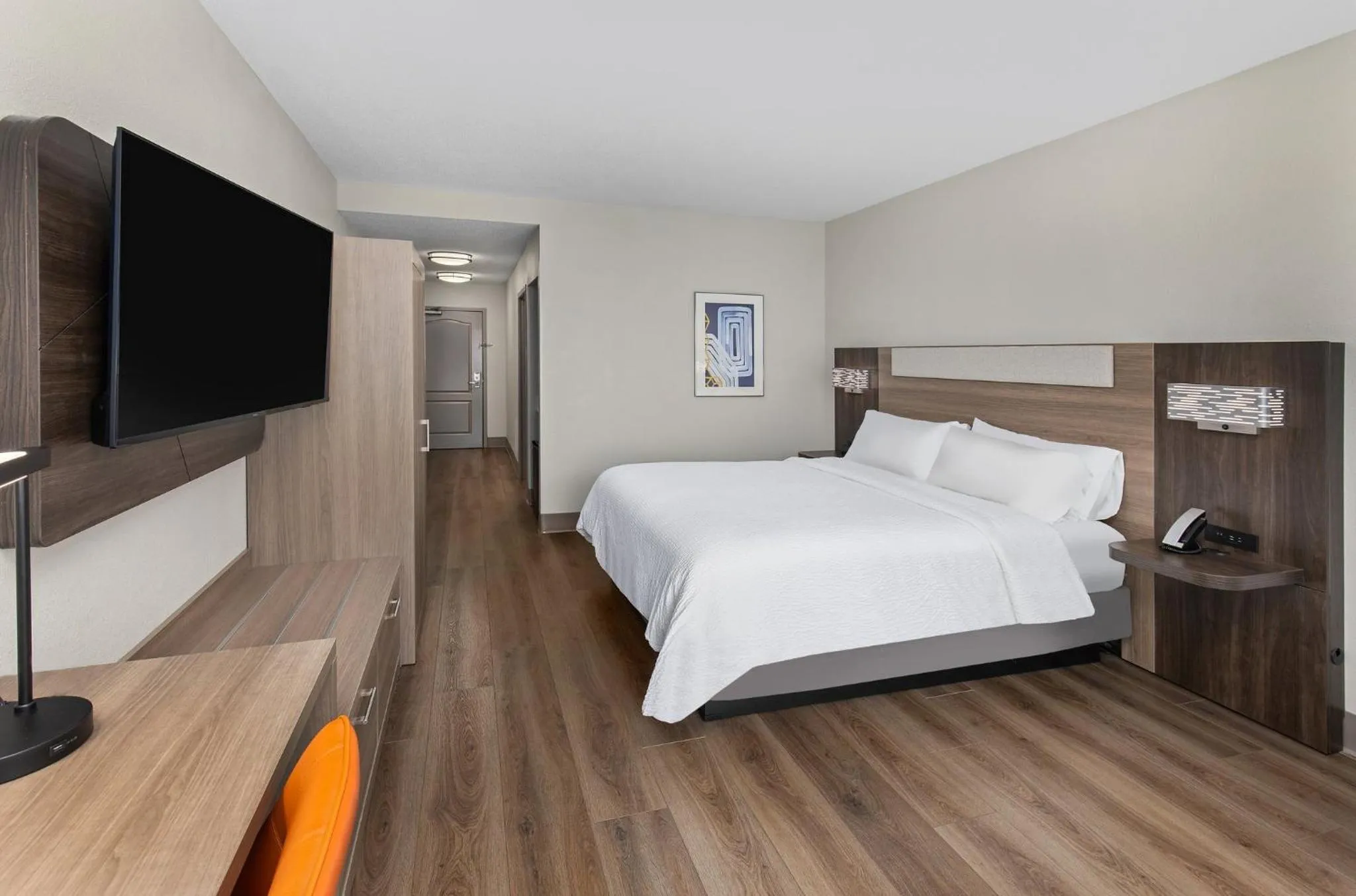 Photo of the whole room, Bed in Holiday Inn Express Hotel & Suites Ooltewah Springs - Chattanooga by IHG