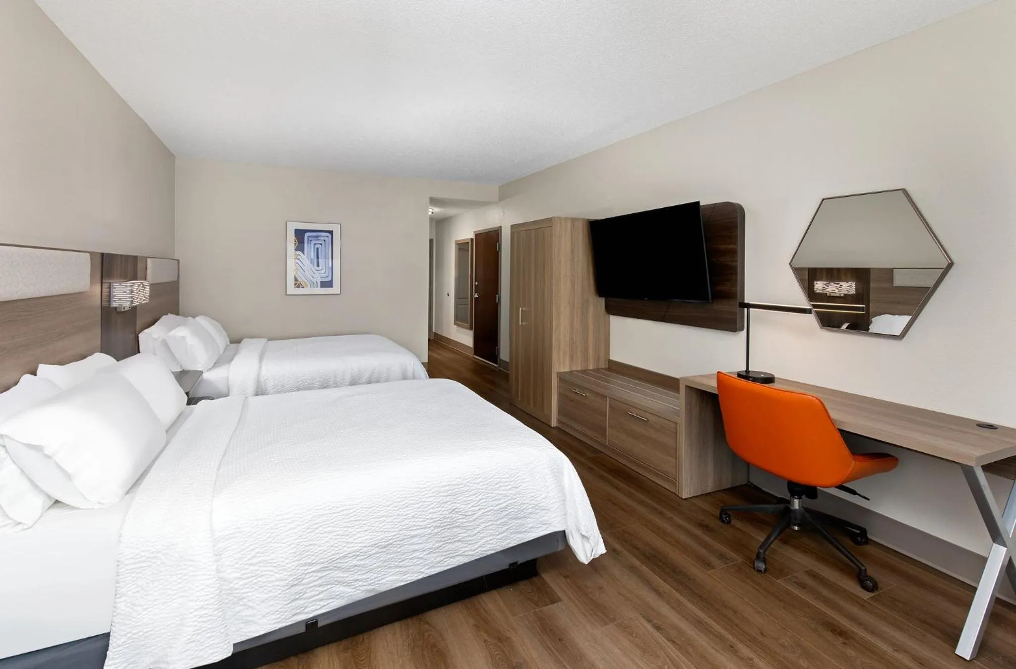 Photo of the whole room, Bed in Holiday Inn Express Hotel & Suites Ooltewah Springs - Chattanooga by IHG