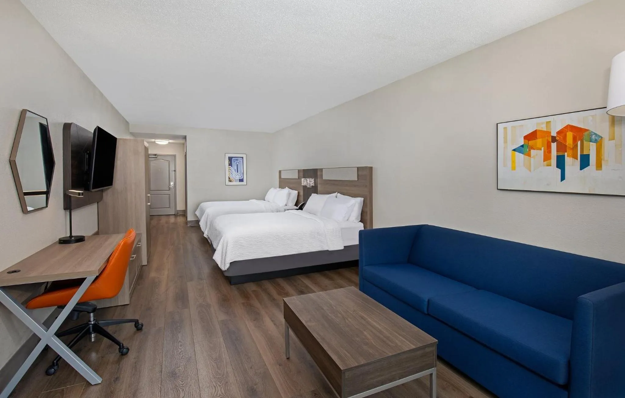 Photo of the whole room, Bed in Holiday Inn Express Hotel & Suites Ooltewah Springs - Chattanooga by IHG