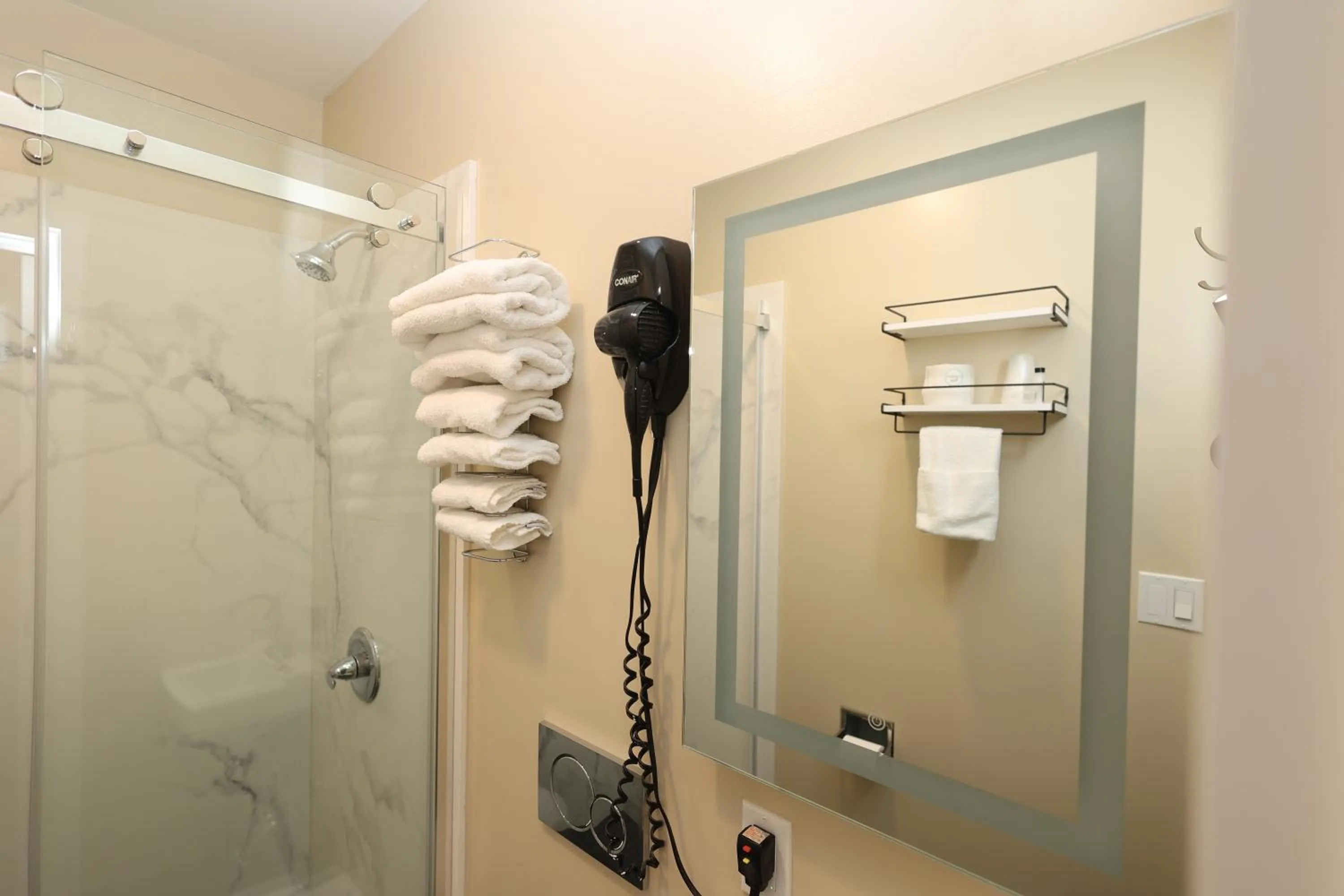 Shower in Casa Loma Hotel