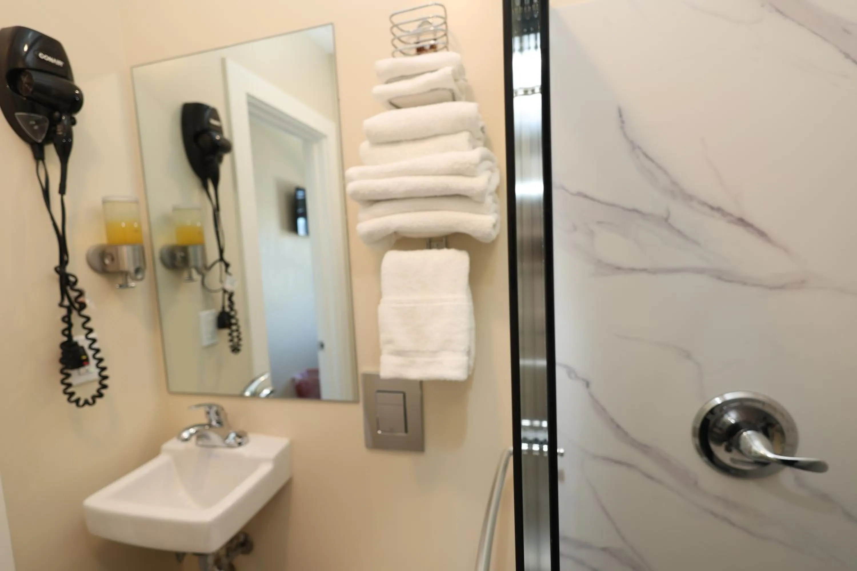 Bathroom in Casa Loma Hotel