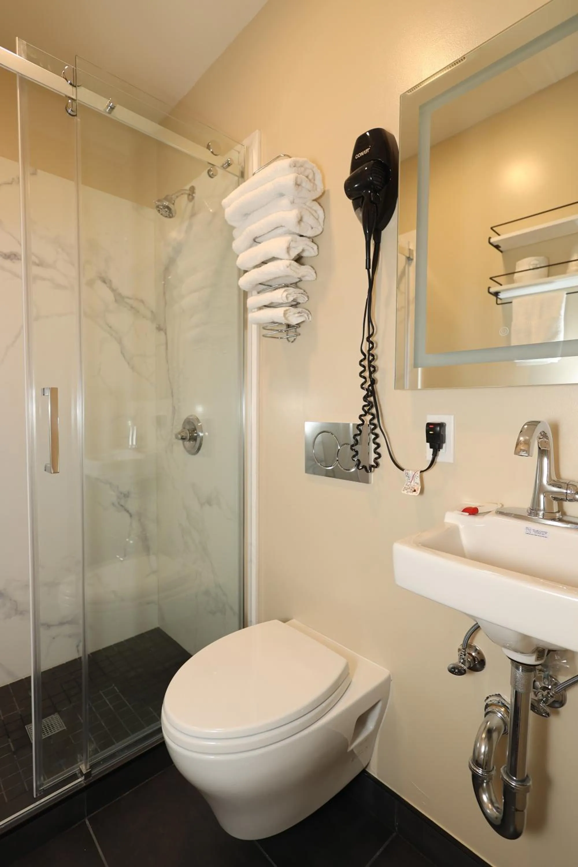 Bathroom in Casa Loma Hotel