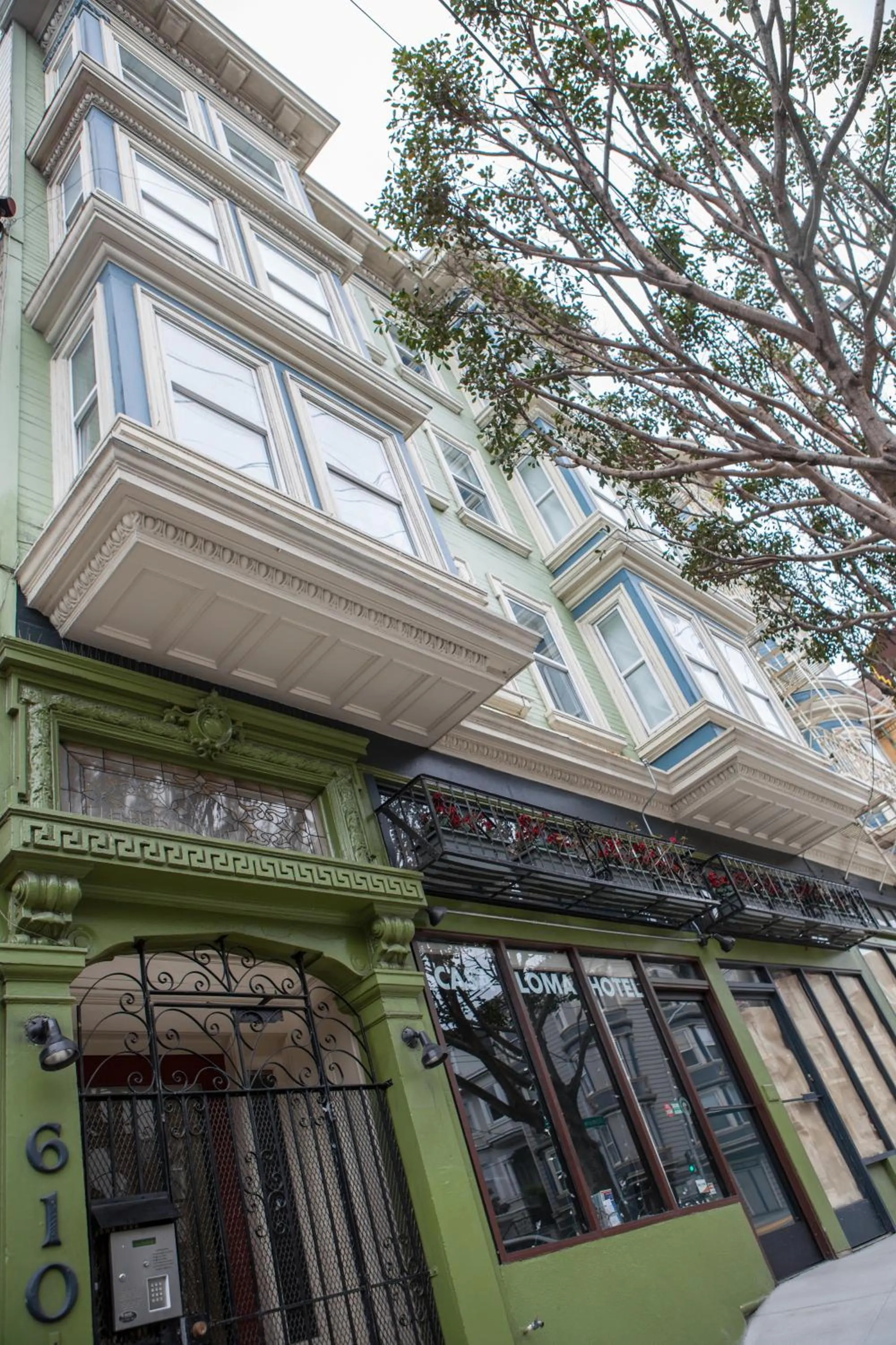 Facade/entrance in Casa Loma Hotel
