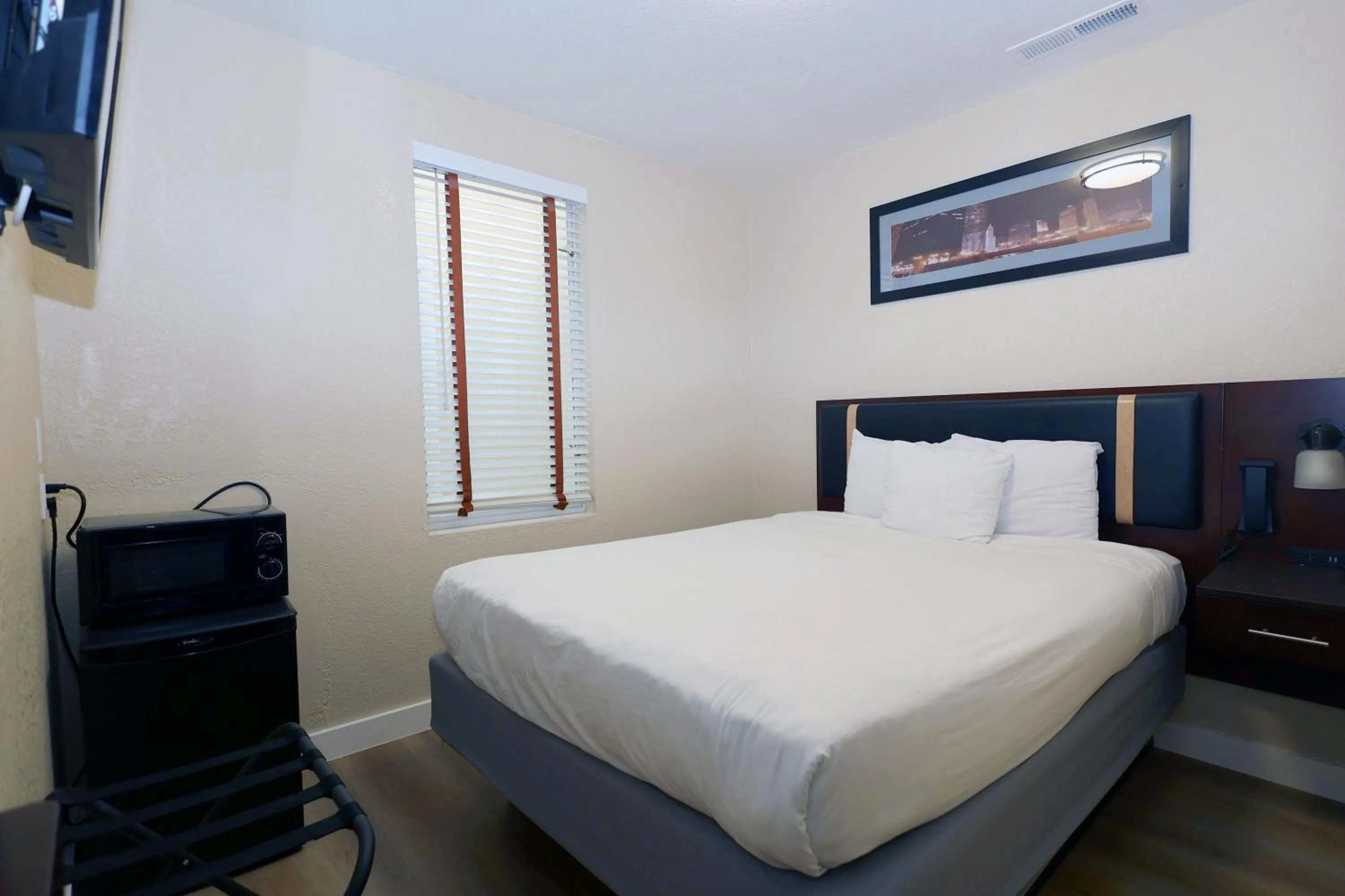 Bed in Casa Loma Hotel