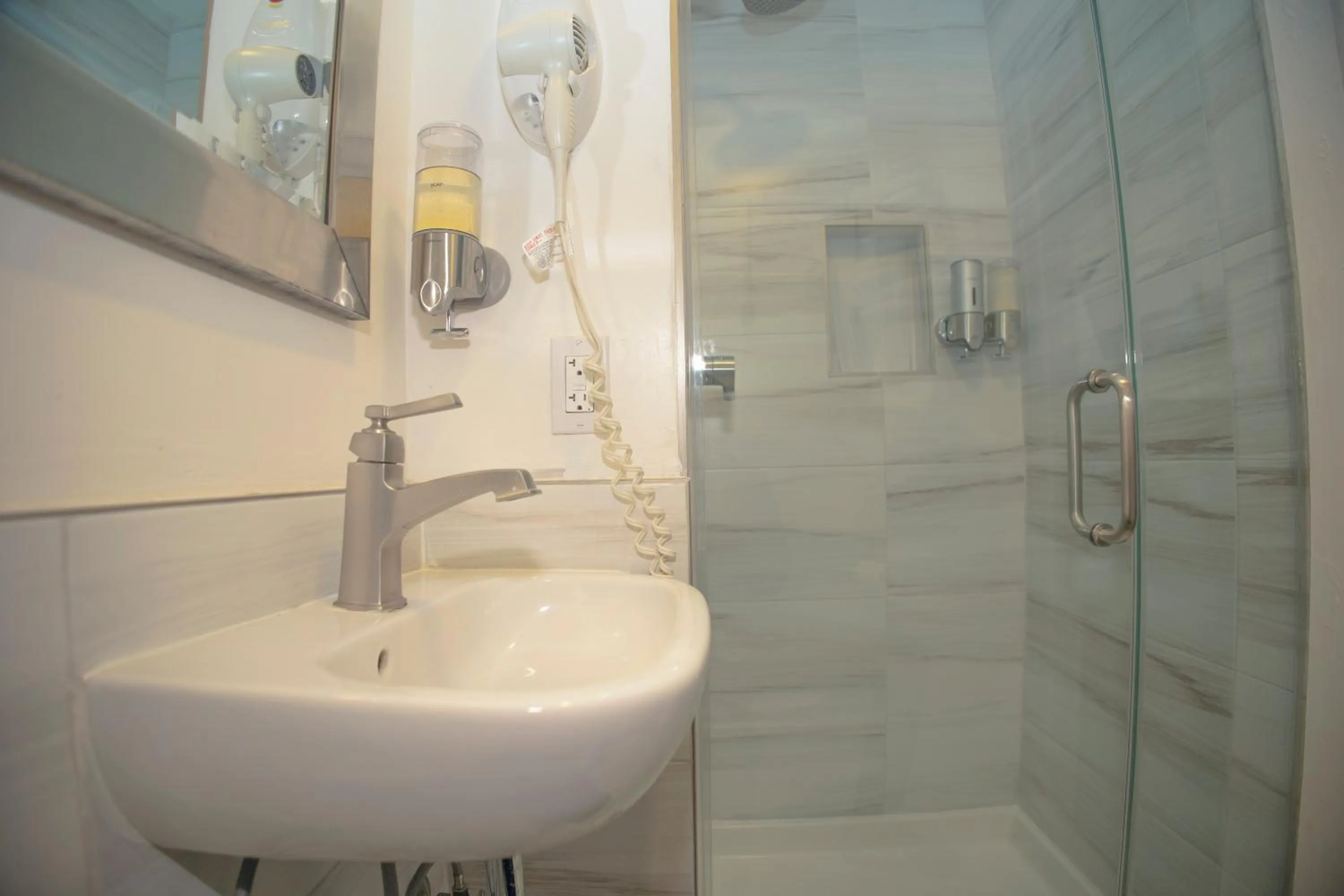 Bathroom in Casa Loma Hotel