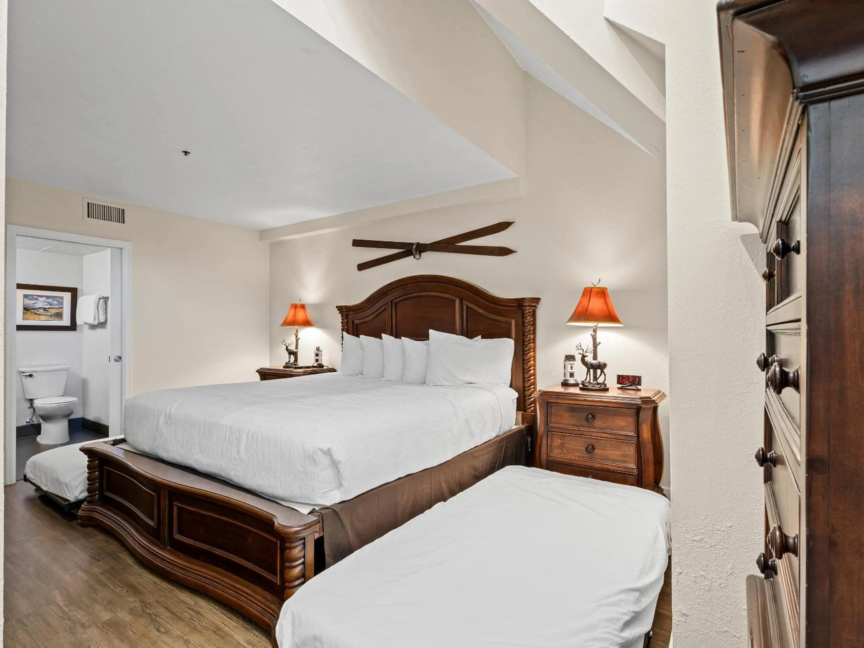 Bed in The Lodge at the Mountain Village by All Seasons Resort Lodging