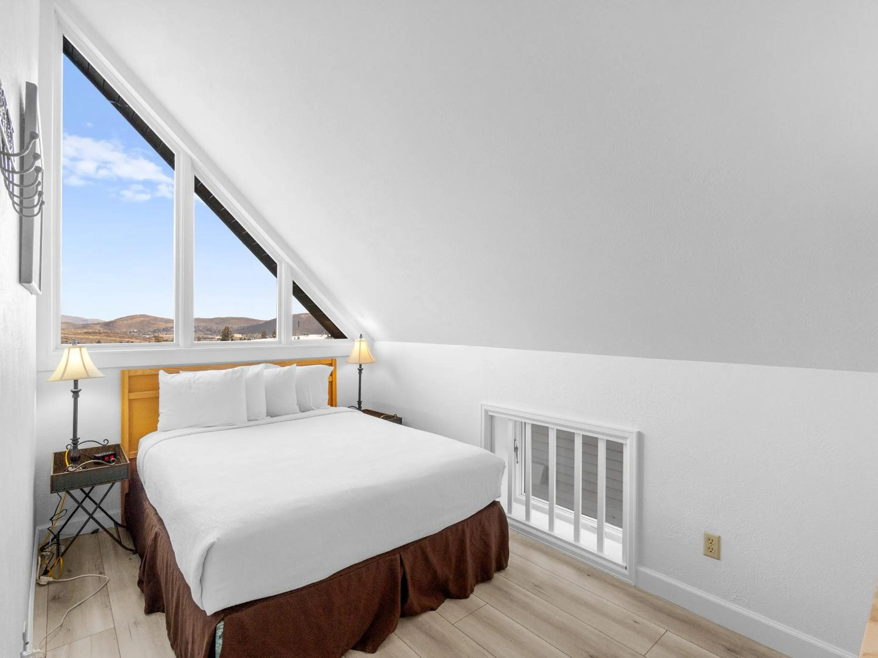 Bed in The Lodge at the Mountain Village by All Seasons Resort Lodging